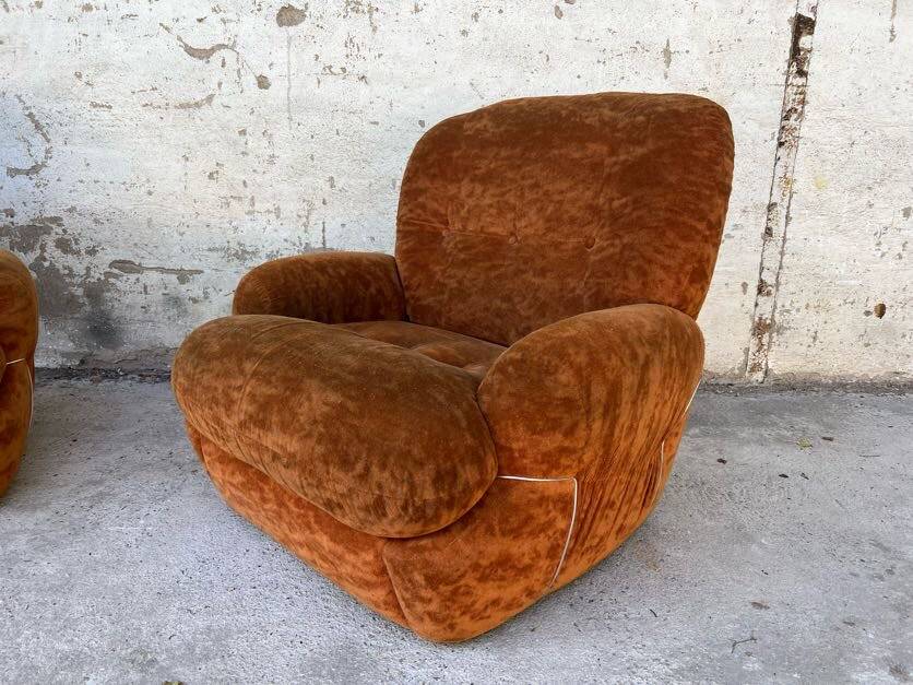 Pair of vintage velvet armchairs 1970 Italy