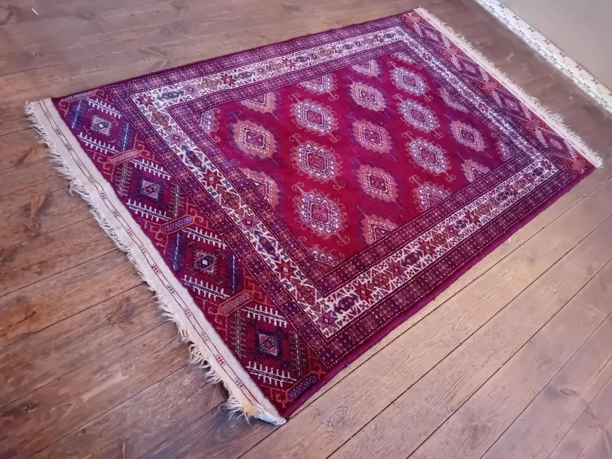 Handmade Turkmen Bukhara rug 180x112cm