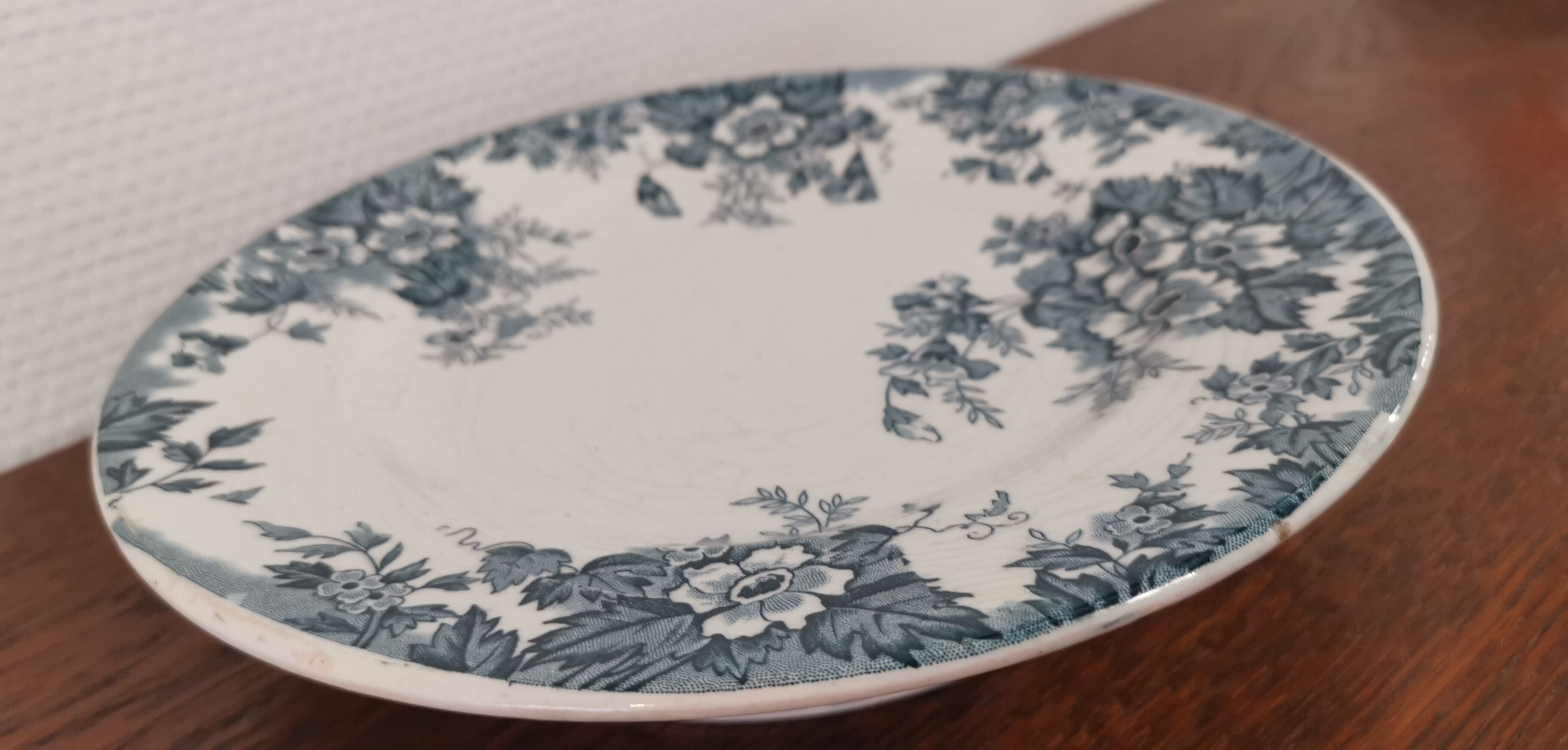 Compotier drageoir faience Saint Amand model Marie Louise signed