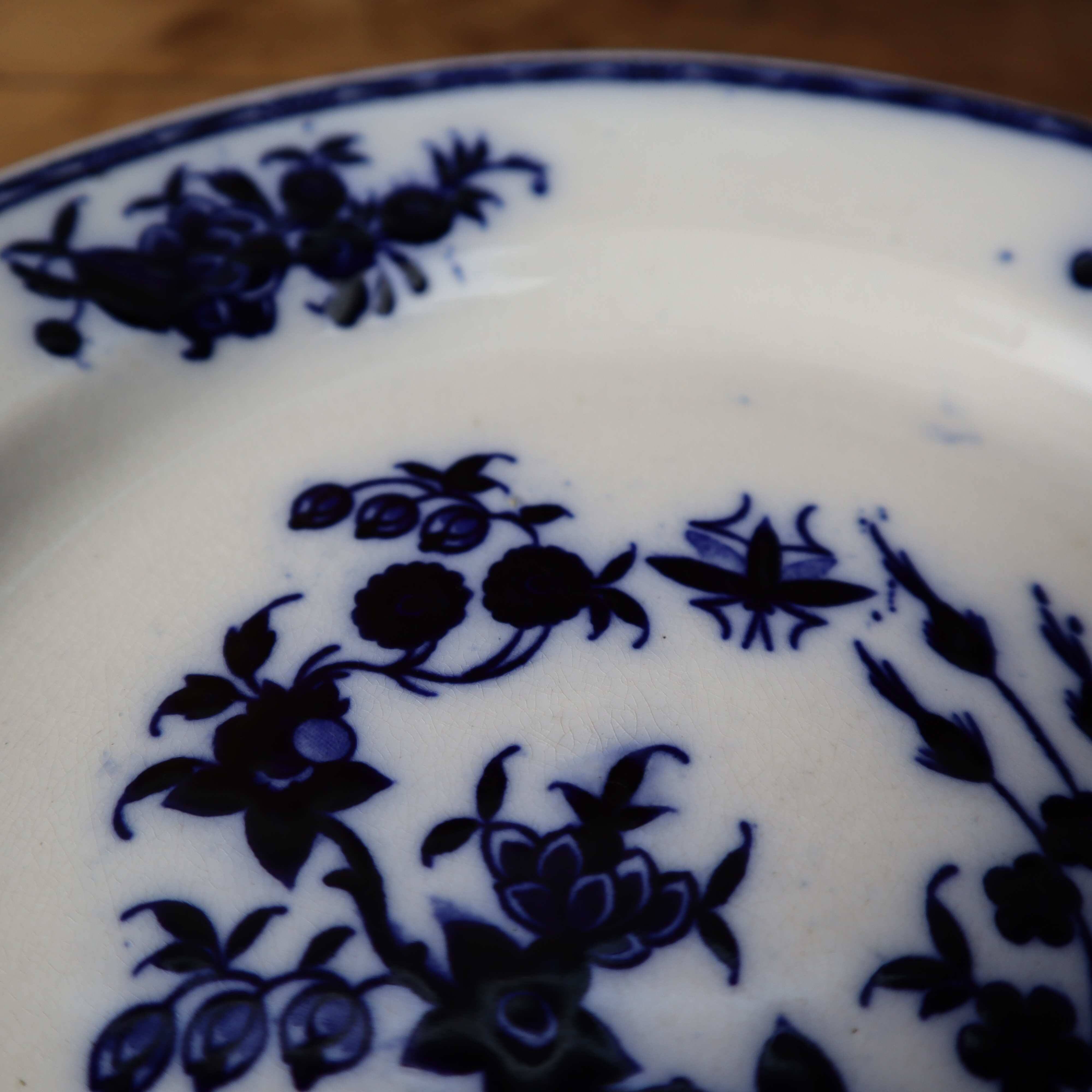 Large Bouquet Plate BOCH Brothers KERAMIS CLASS 1855