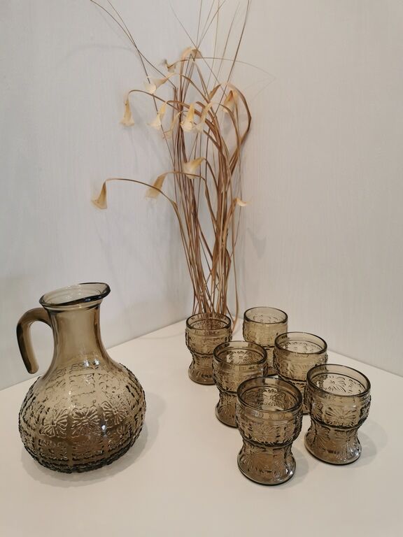 Glass set and decanter made of smoked glass from Italy