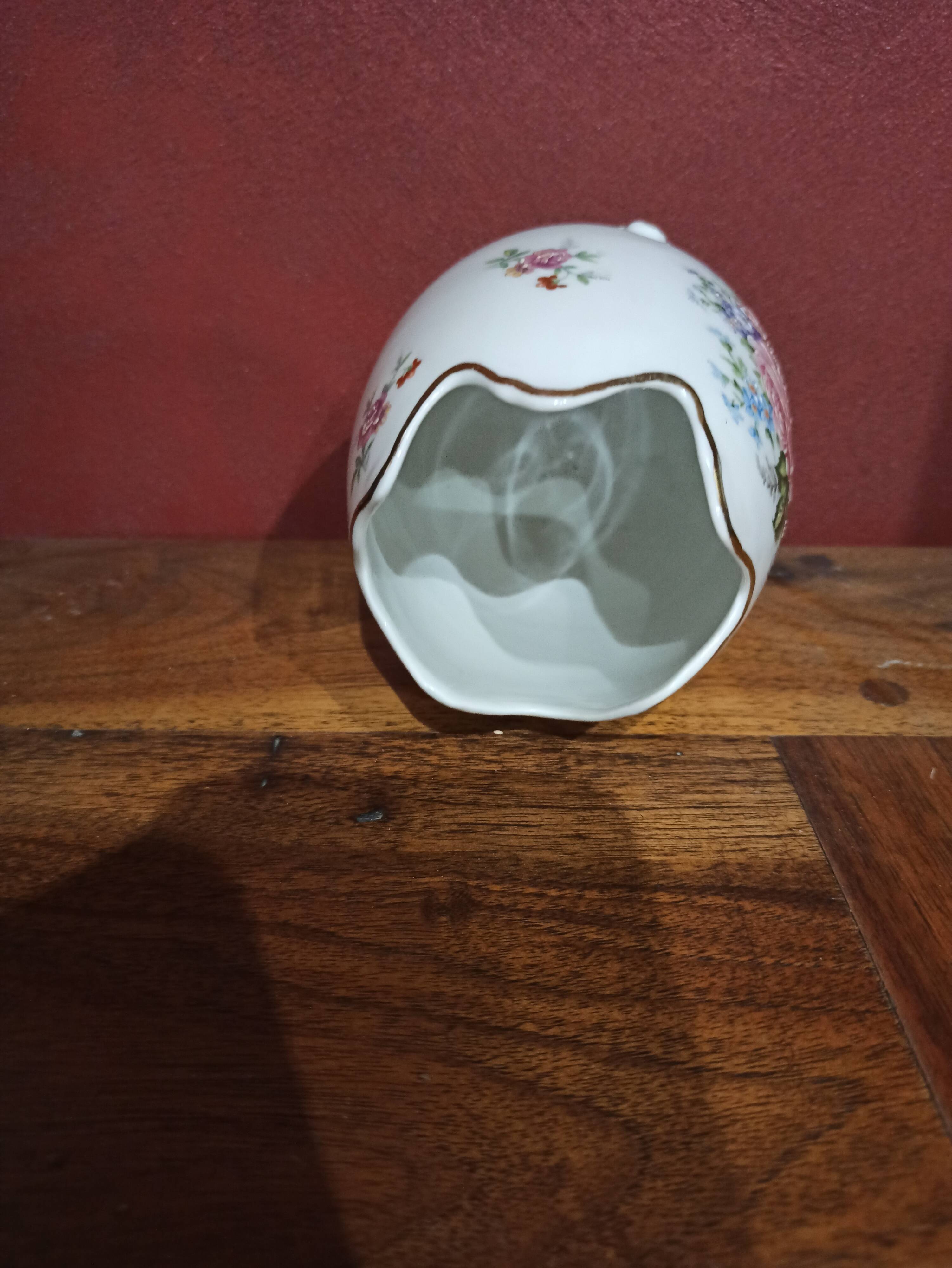 Egg vase in porksouthella