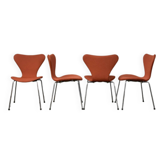 4 chaises Fritz Hansen Butterfly rembourrées