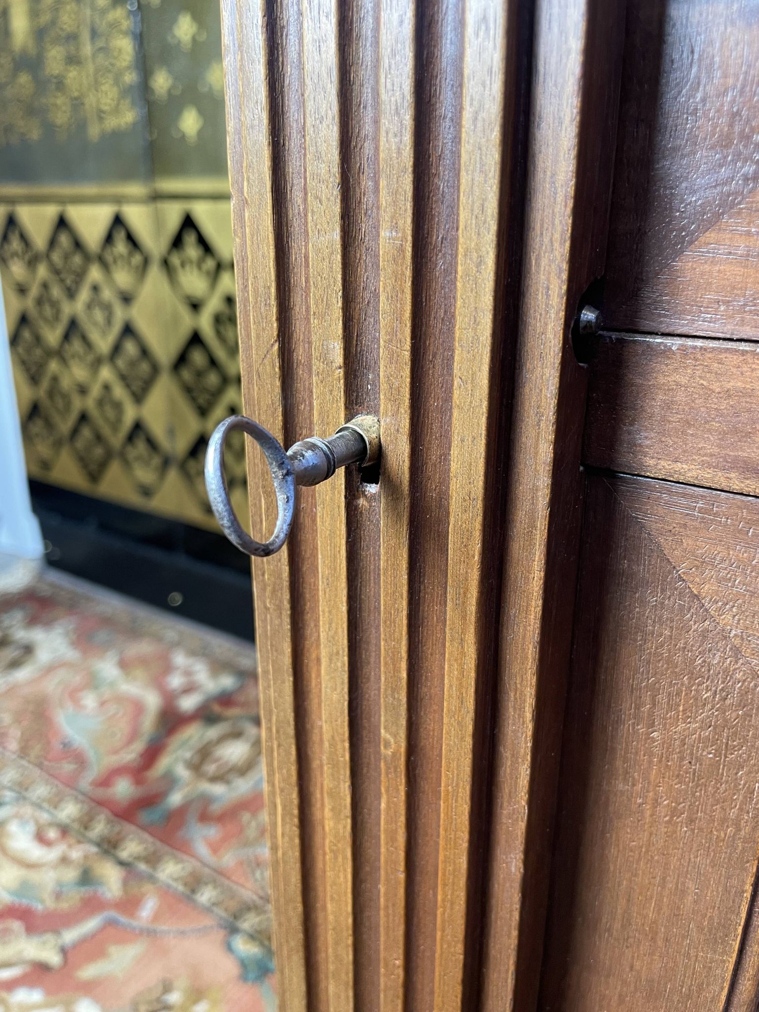Meuble de notaire à clapets en acajou restauré
