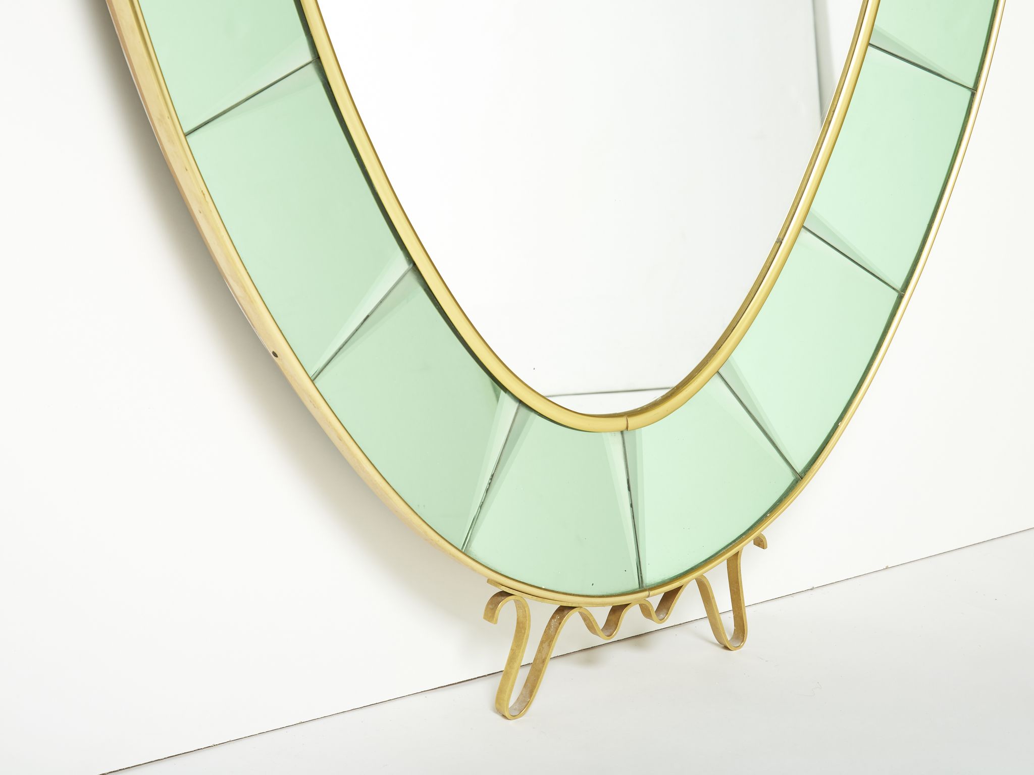 Large Italian mirror oval brass crystal green crystal of Cristal Arte 1950s 110x219cm