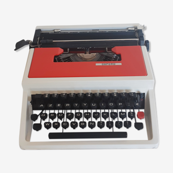 Oxford portable typewriter, red, functional