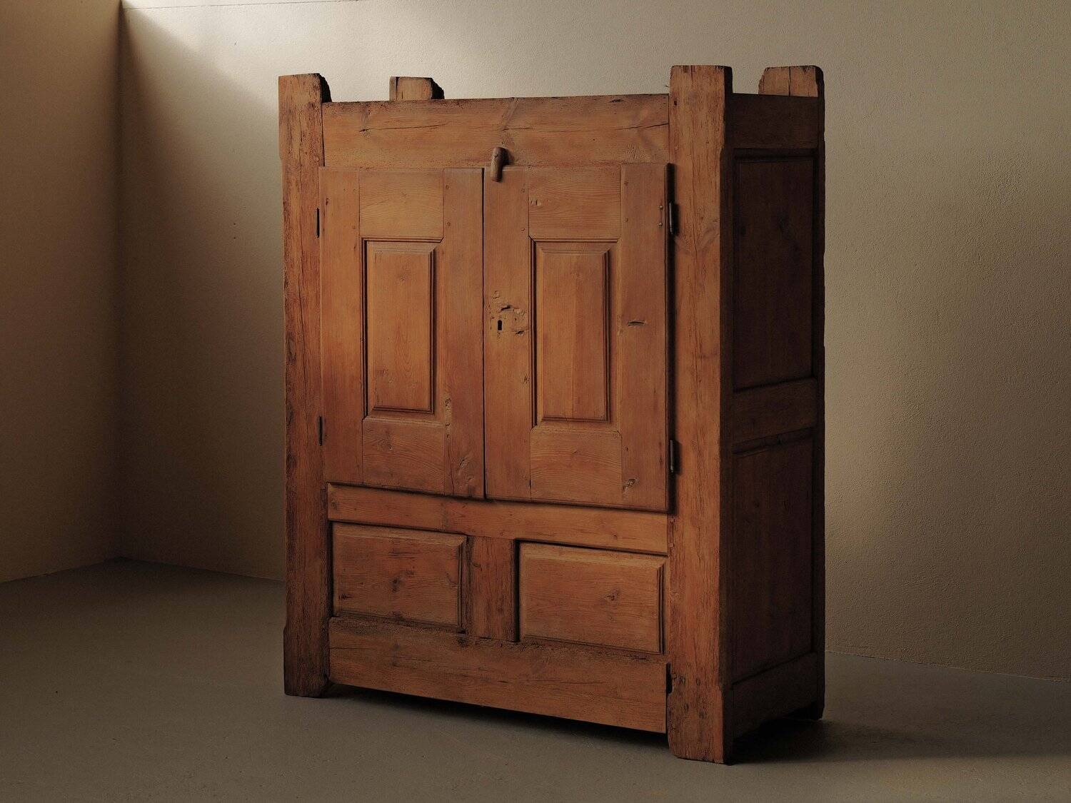 Art-Popular furniture in pine and larch, Lozère, 19th century
