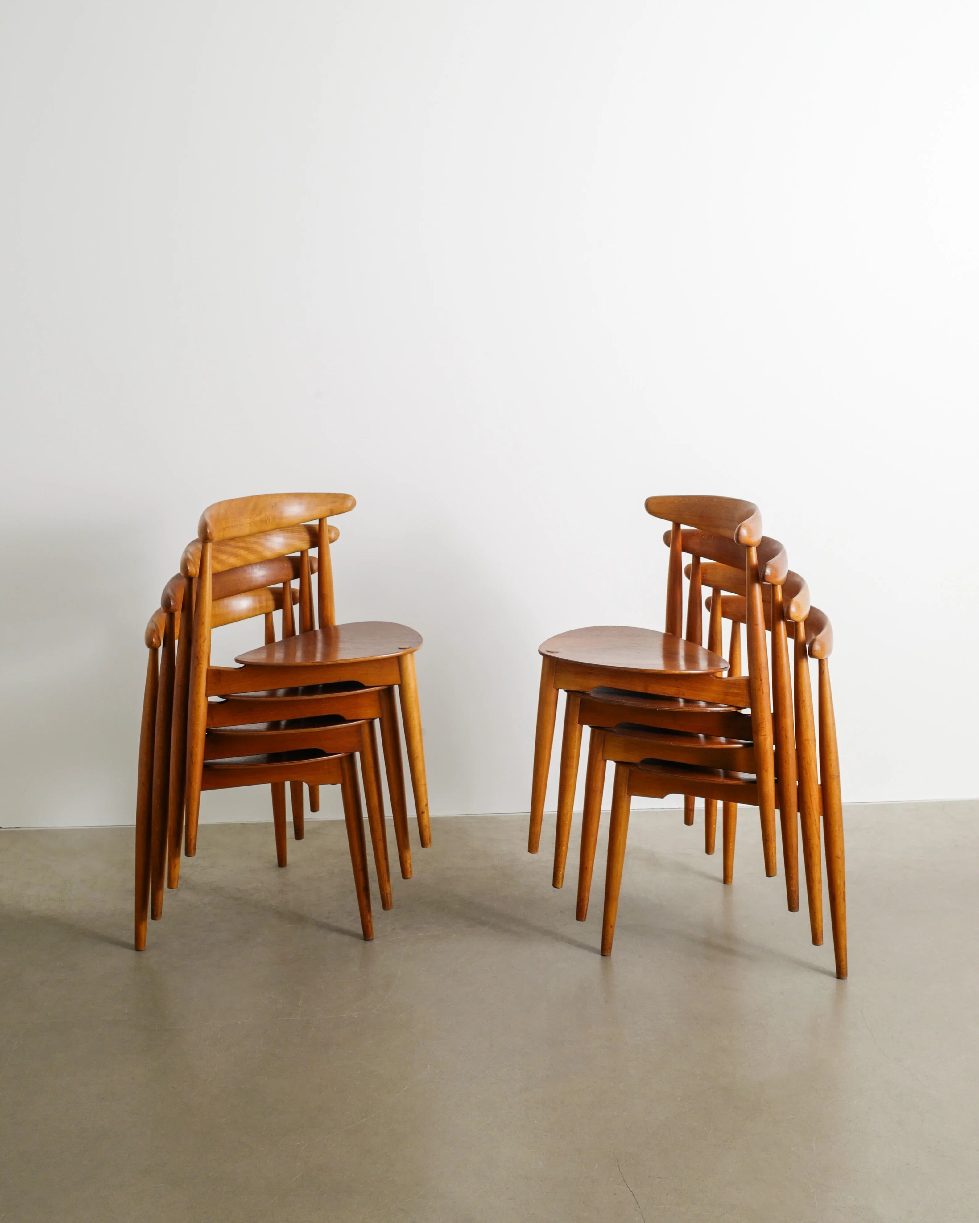 EIGHT WOODEN HANS J WEGNER "HEART / 4103" DINING CHAIRS, 1950s