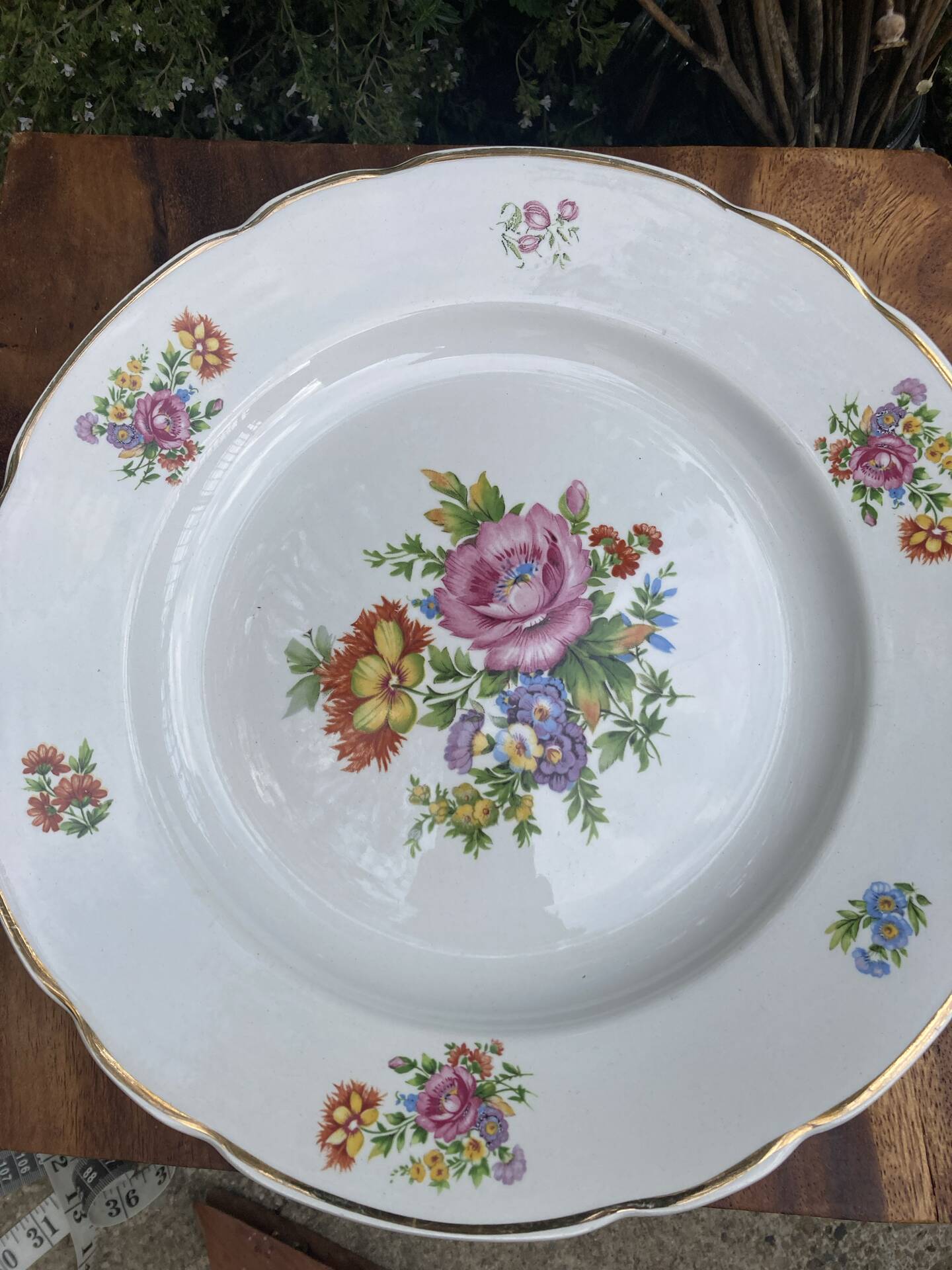 Plats de service ronds Digoin Sarreguemines charme d’antan