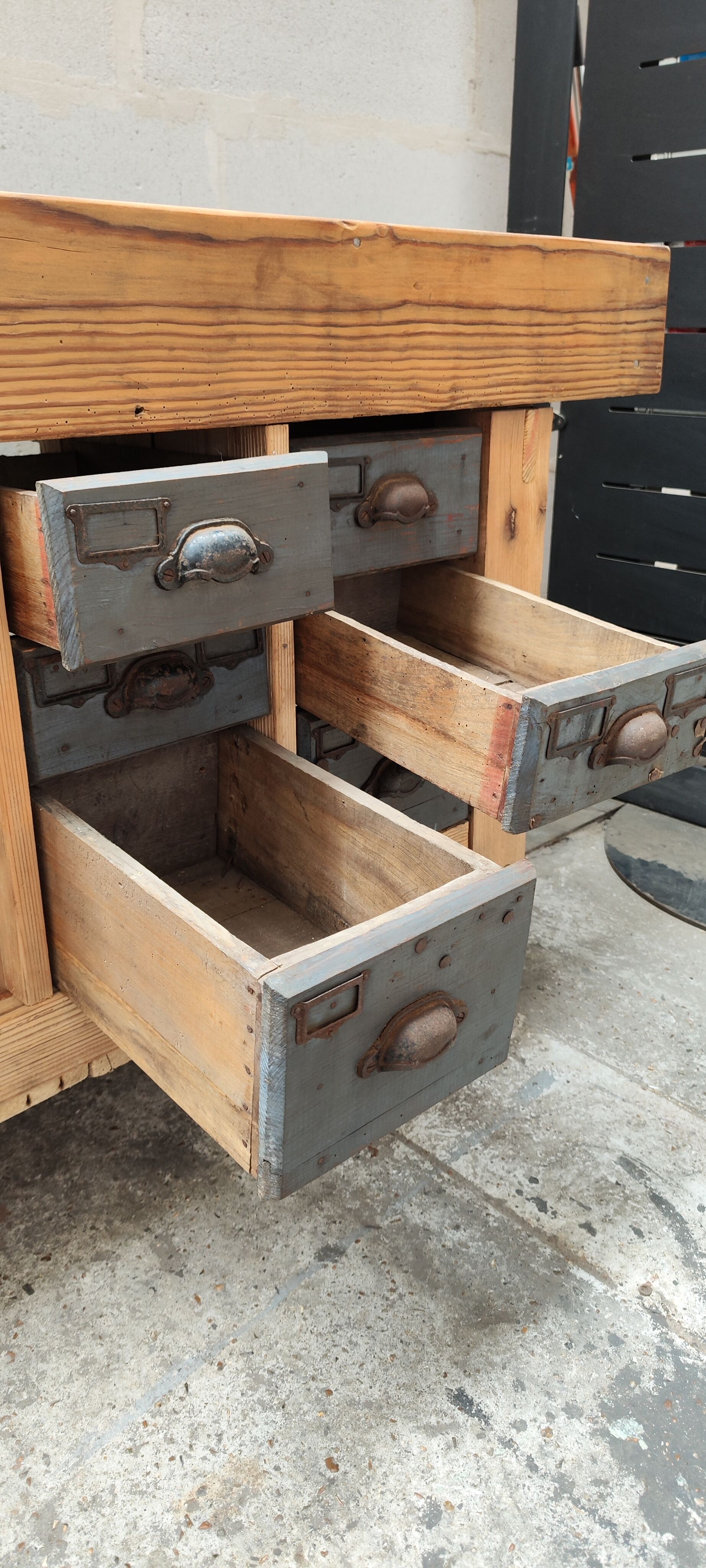 Carpenter's workbench