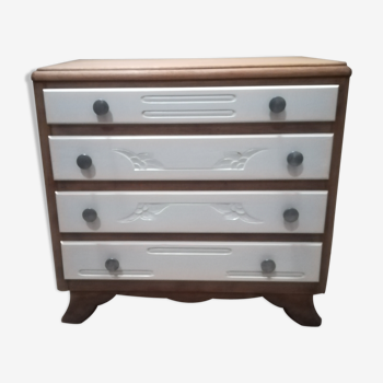 Chest of drawers