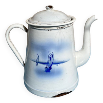 Enamelled coffee pot