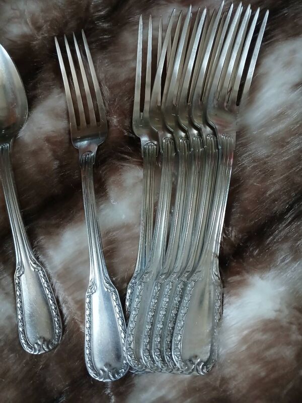 14 couverts anciens en métal argenté