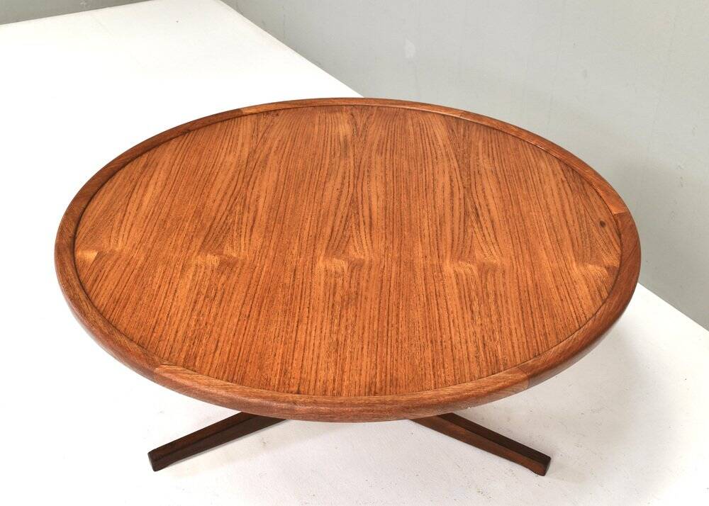 Vintage Dutch round coffee table in teak by Martin Visser for Spectrum, 1960s