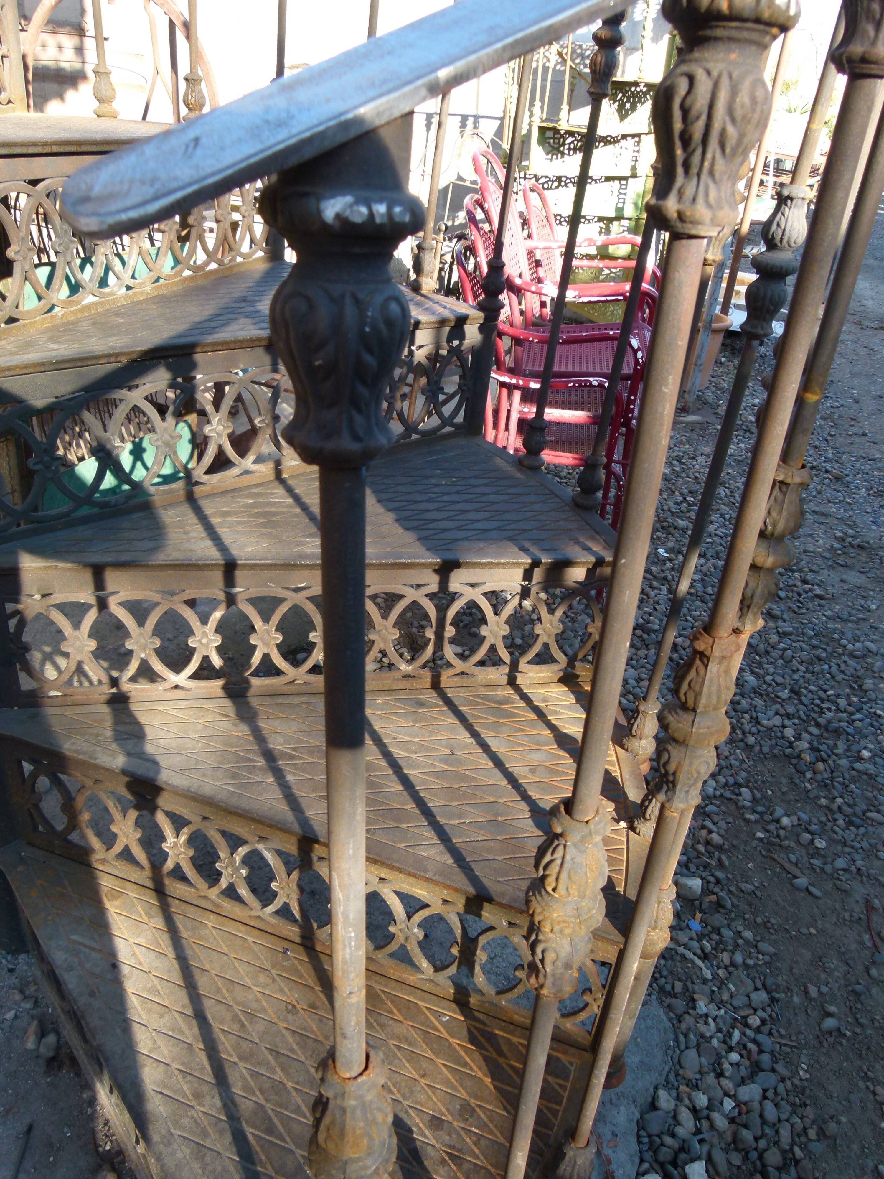 Spiral staircase in cast iron XXth