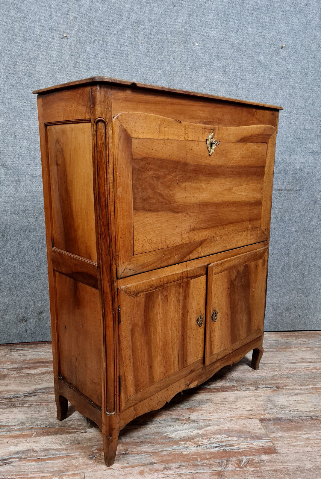 Secretary Louis XV era in solid walnut around 1750