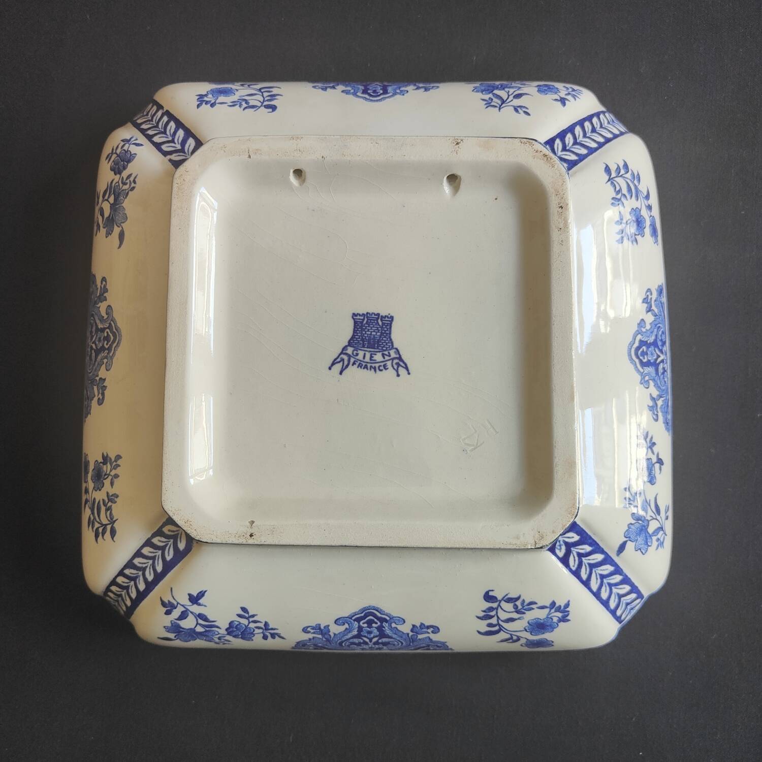 Coupe en porcelaine opaque de Gien