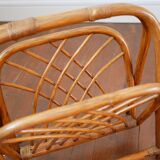 Foldable magazine rack in wicker