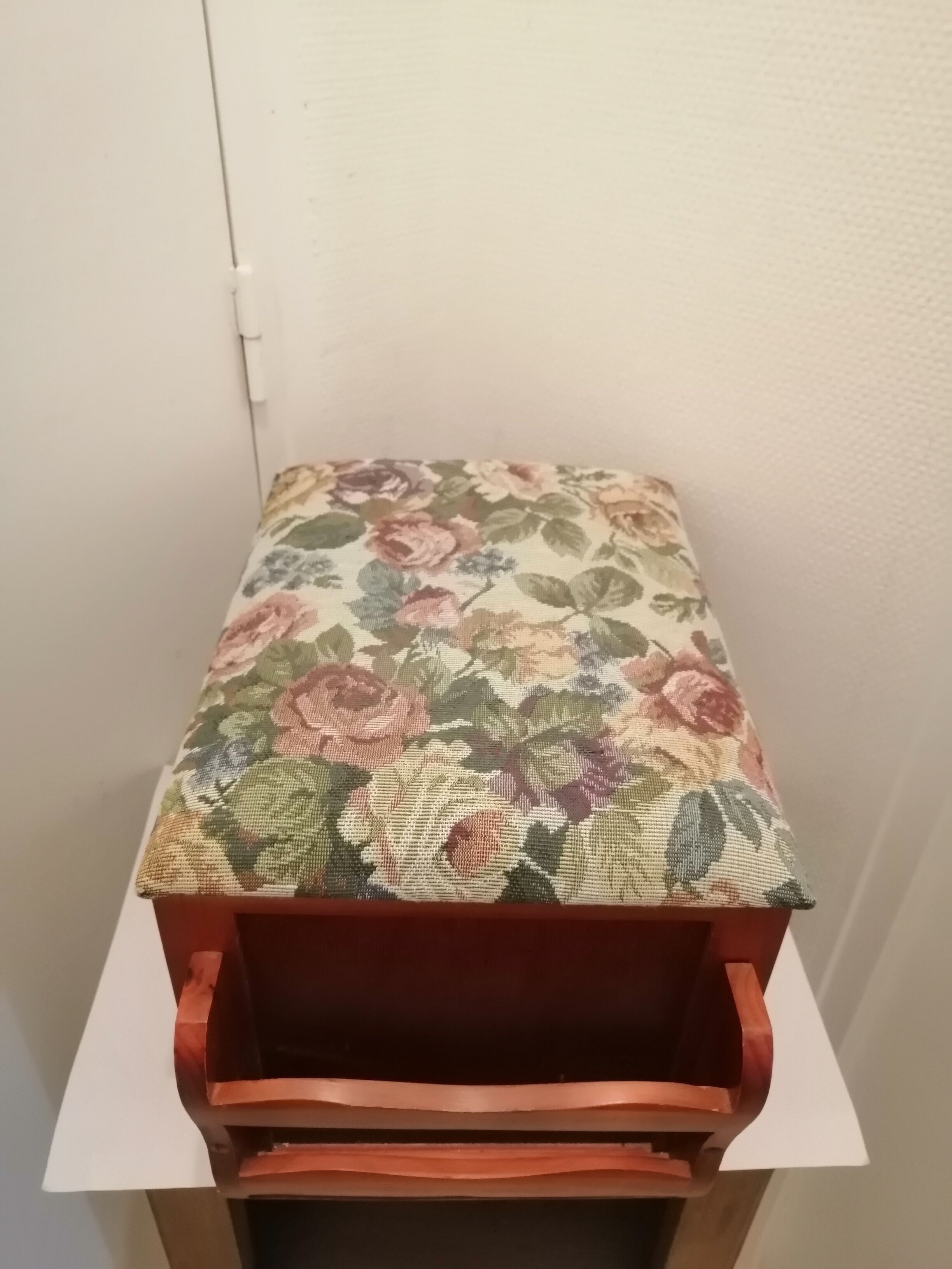 Wooden and fabric footrest with 2 drawers and book rack