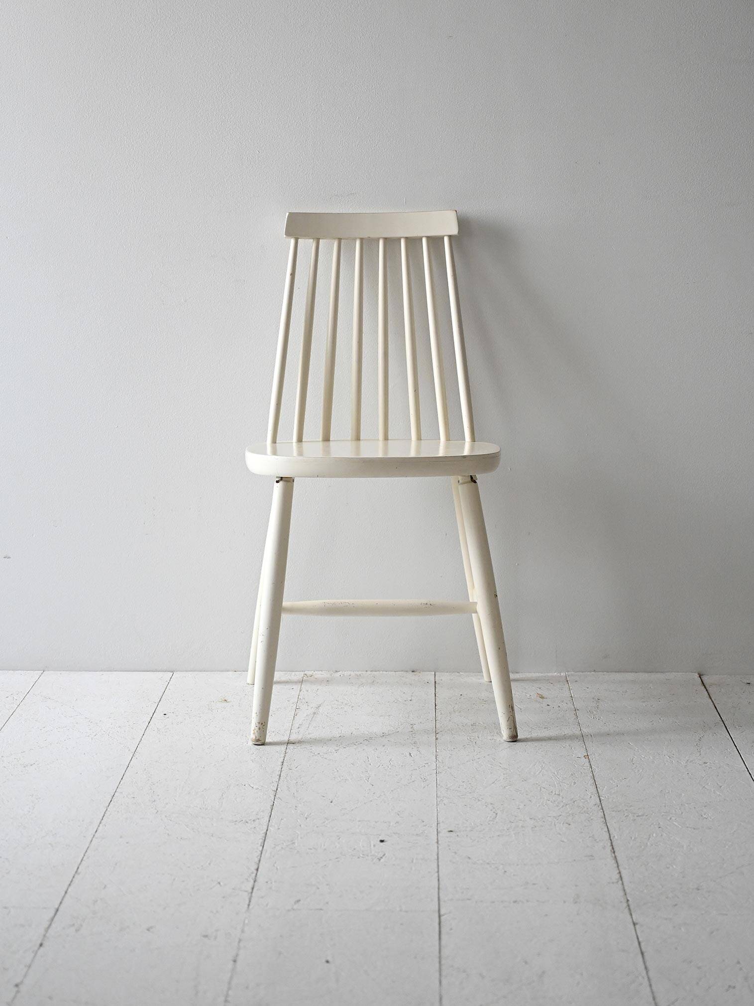 Set of 6 White Pinstolar Chairs