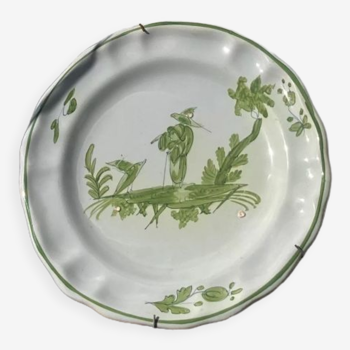 Assiette XVIIIe Moustiers porcelaine décorative