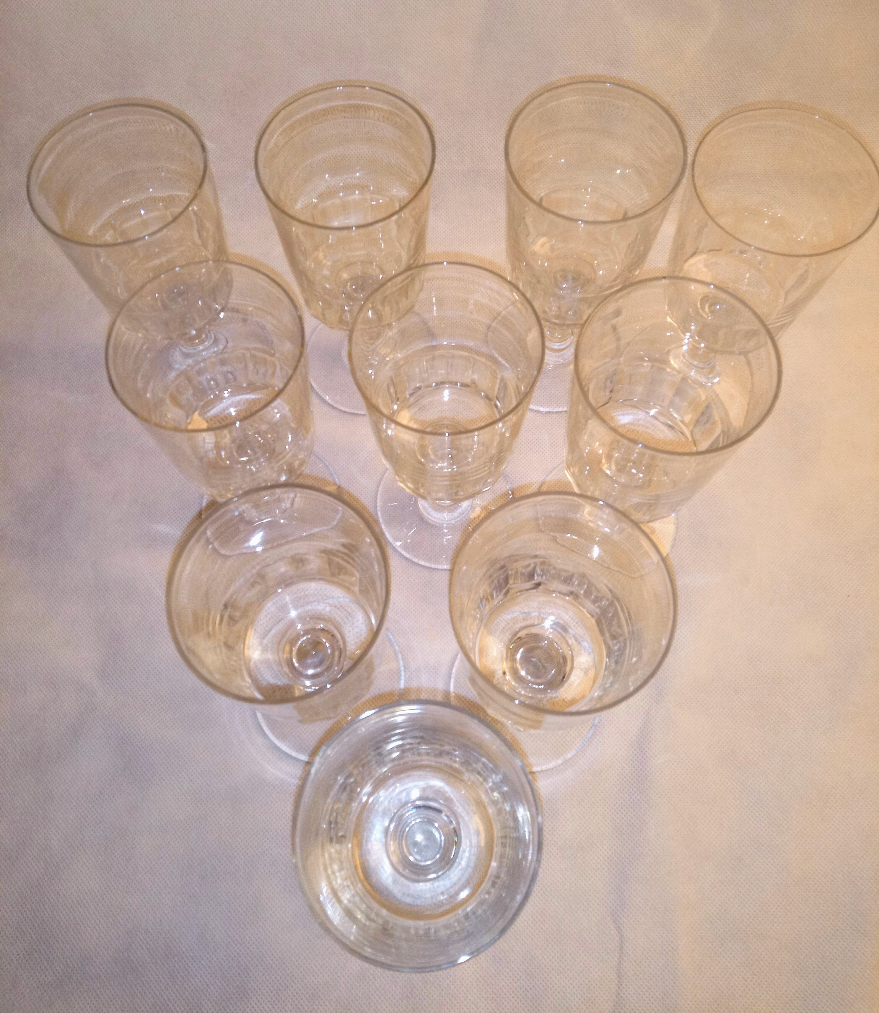 10 wine glasses