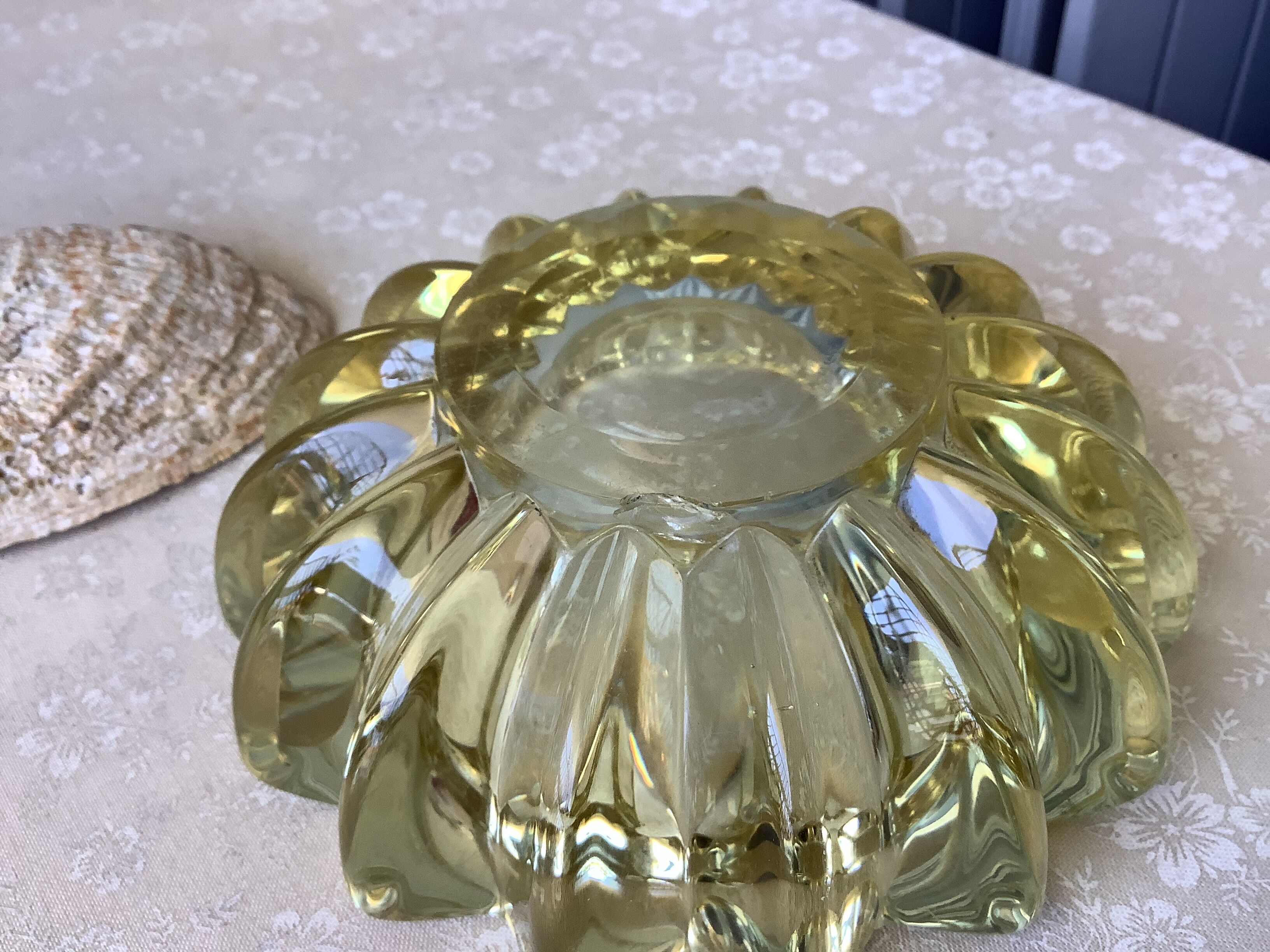 Art Deco ashtray in crystal Pierre d'Avesn France Lorraine