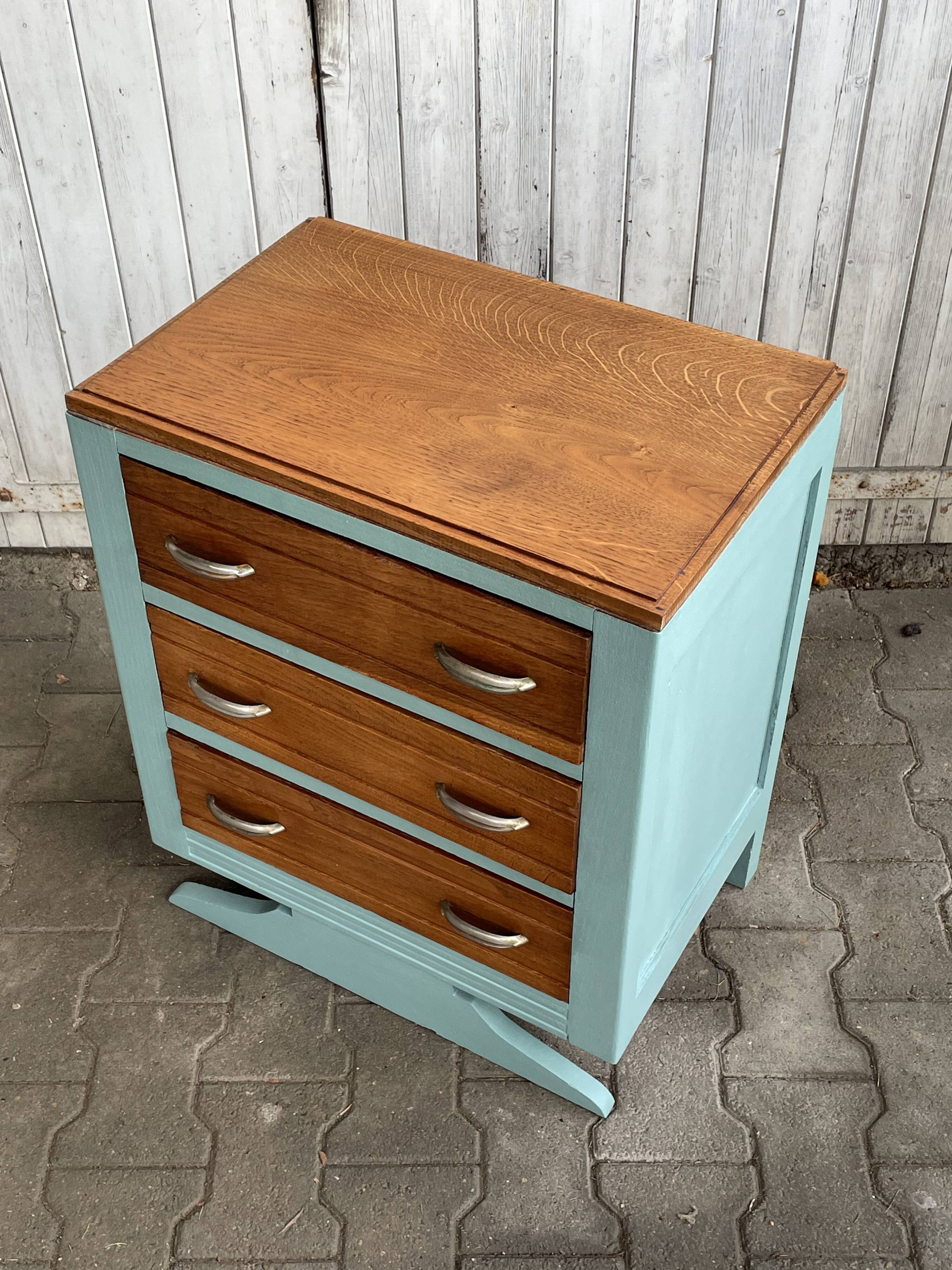 Small oak chest of drawers, France 1940