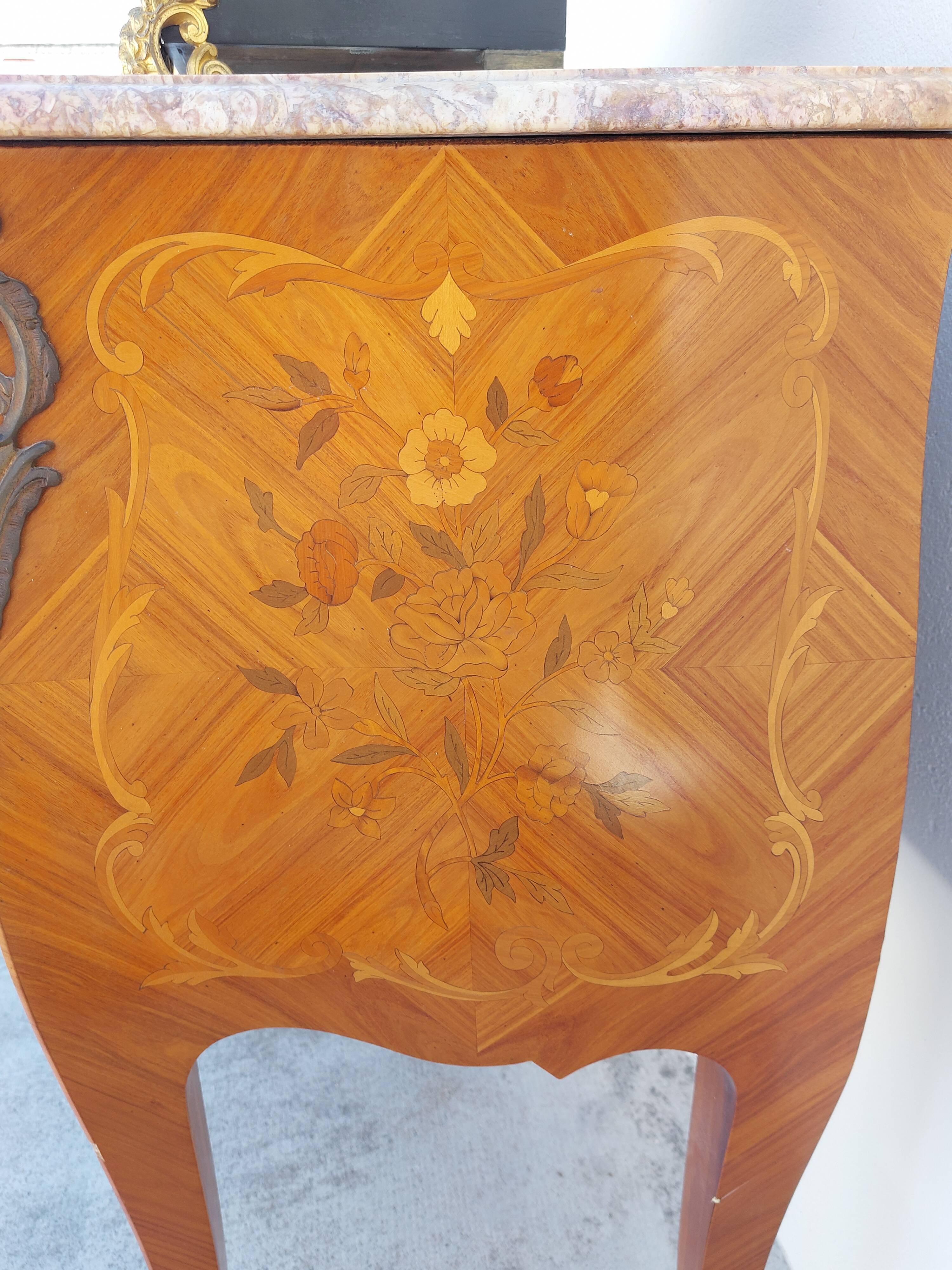 Louis XV chest of drawers in rosewood marquetry