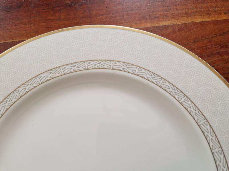Villeroy and Boch - Pair of flat plates, Kimono Château collection
