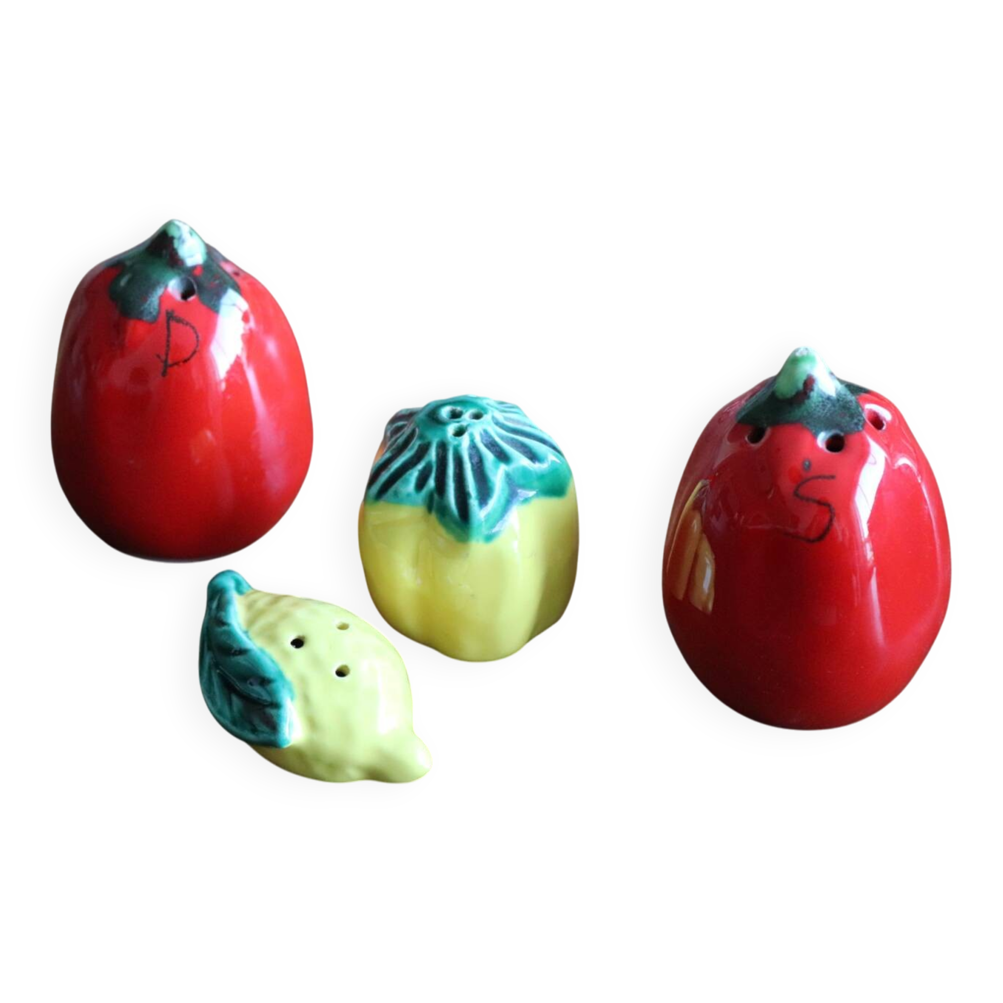 Set of glazed ceramic salt and pepper shakers – Fruits & vegetables