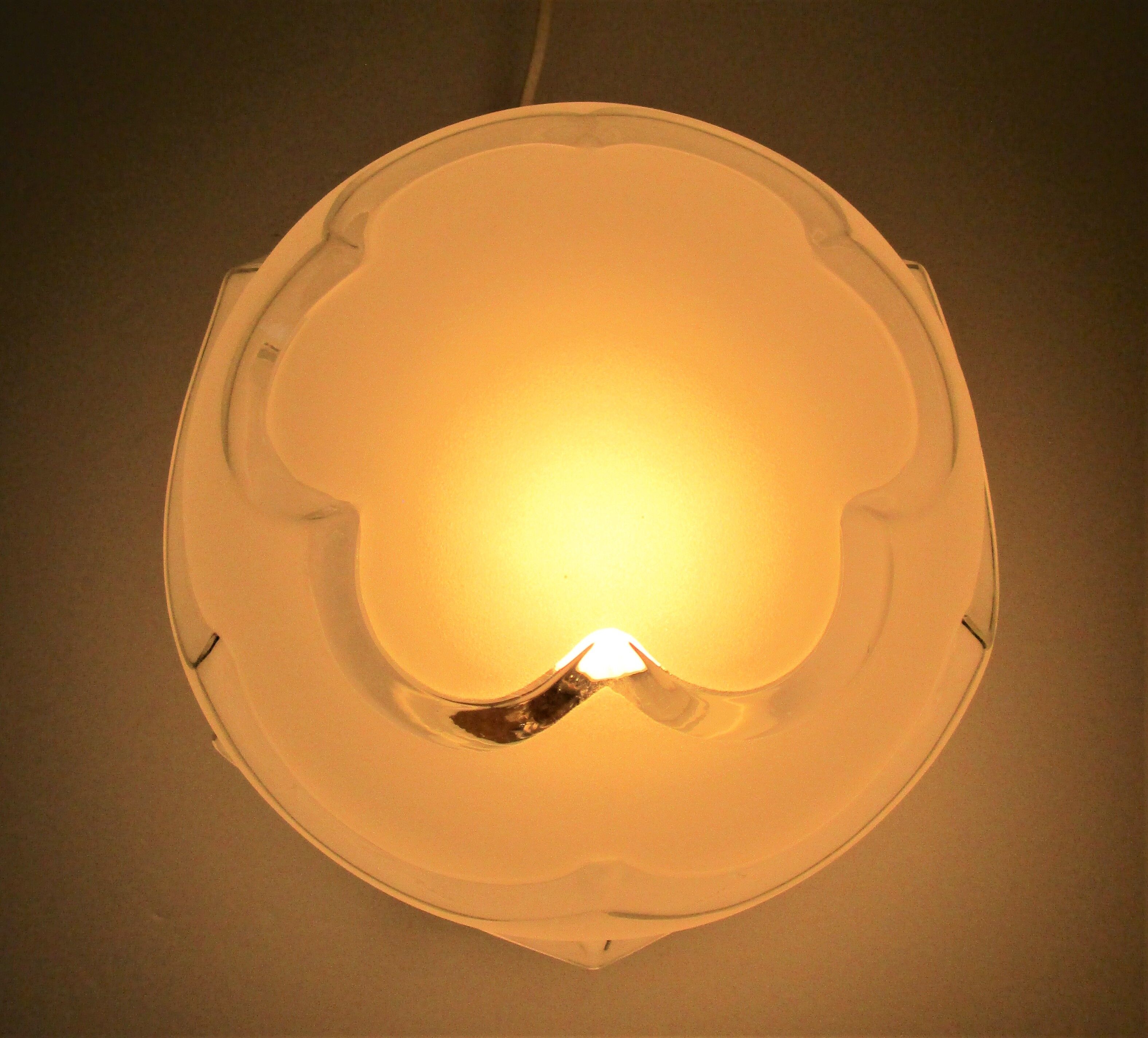 Porcelain ball lamp and art deco style glass