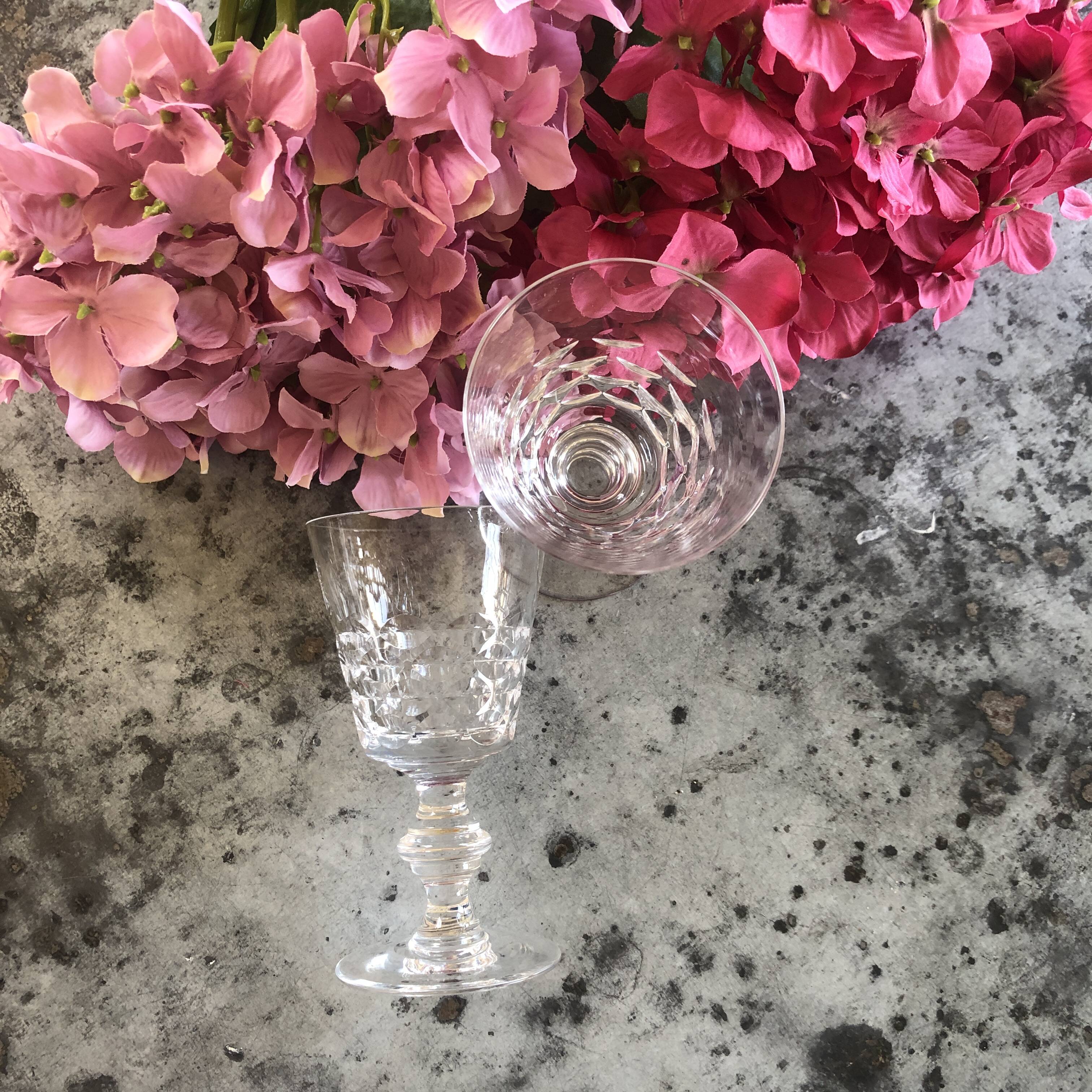 8 Chiseled glasses in old crystal