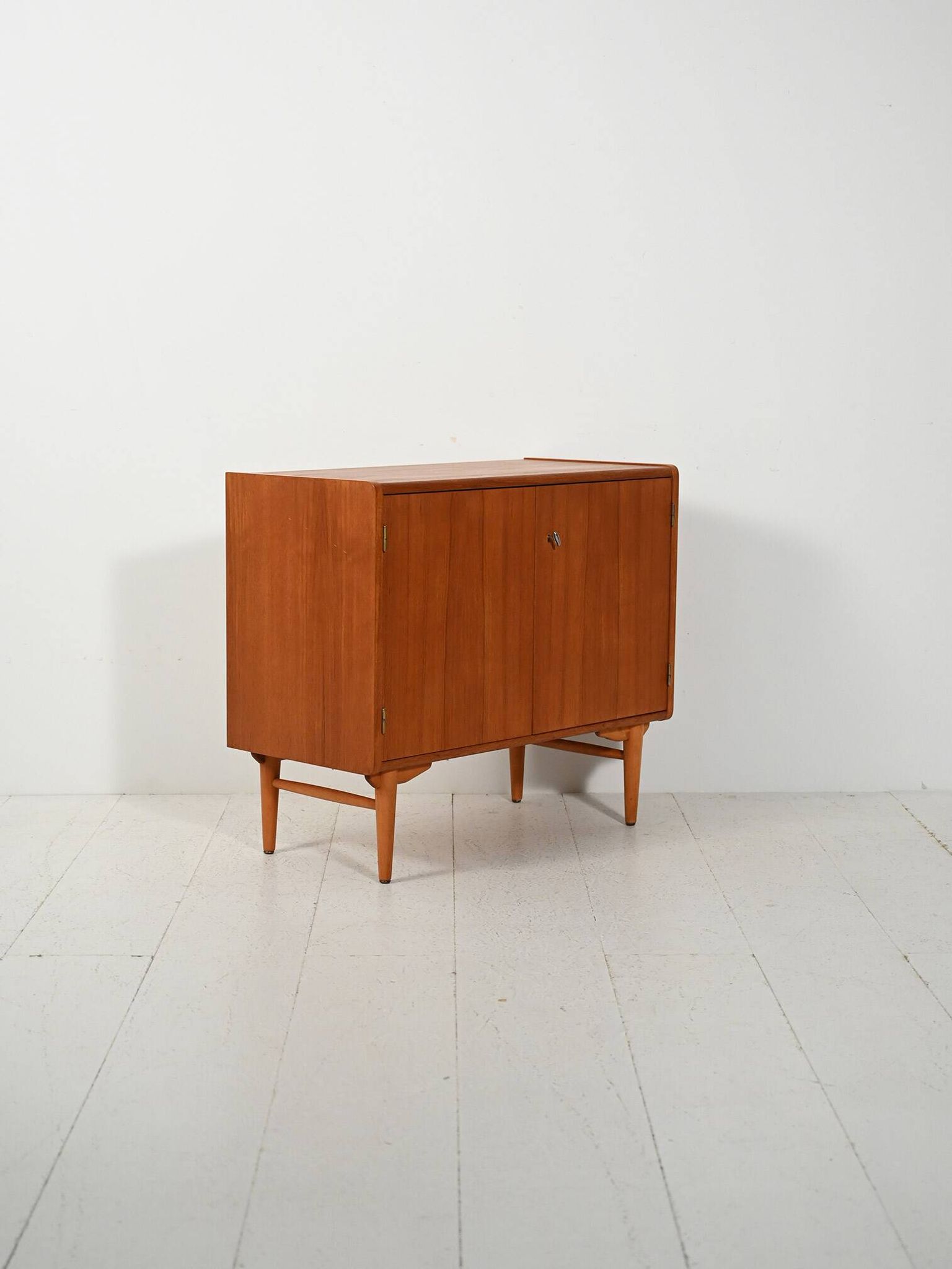 Cabinet en teck et chêne scandinave par Sonett, années 1960