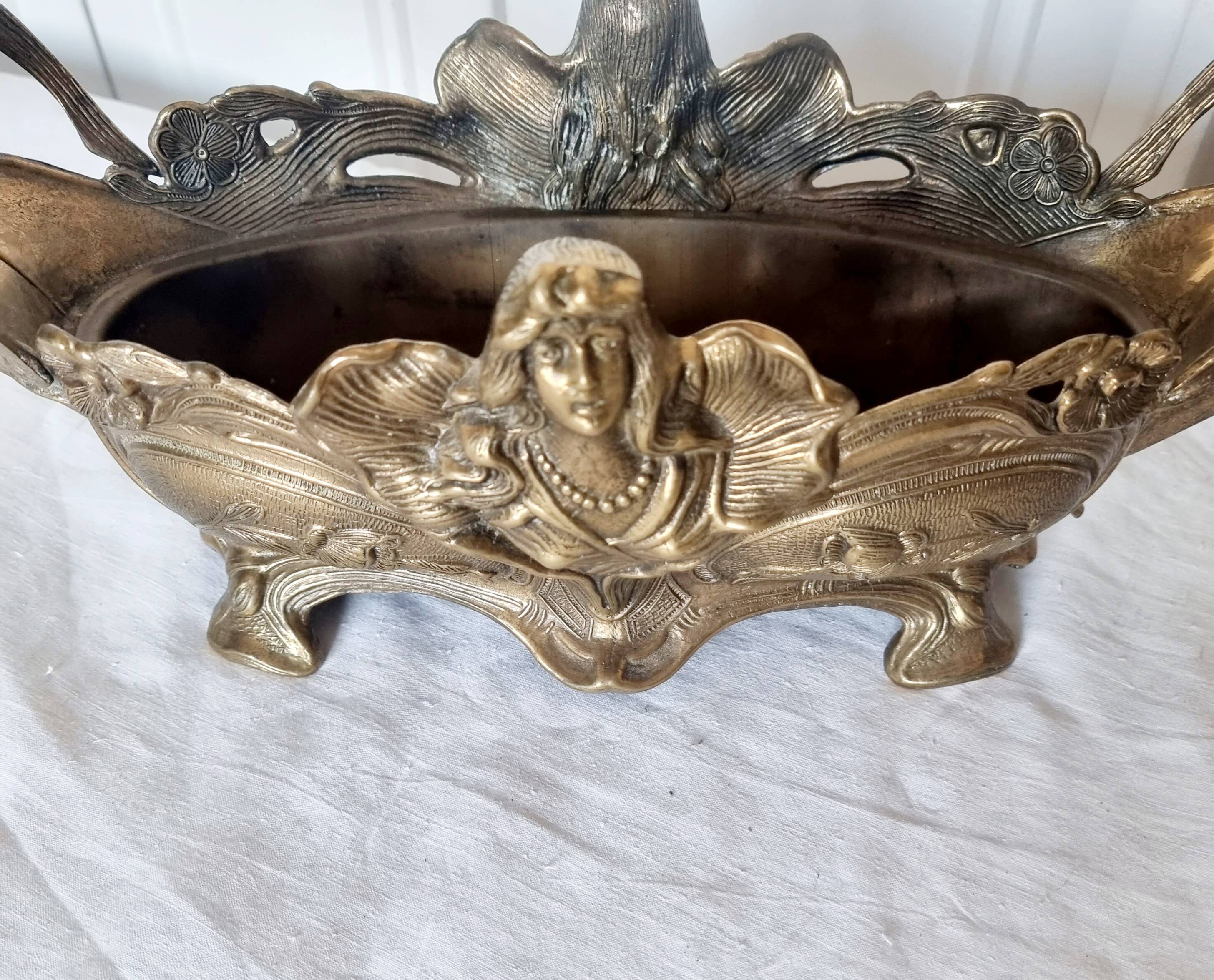 French Art Nouveau bronze planter decorated with a female mermaid