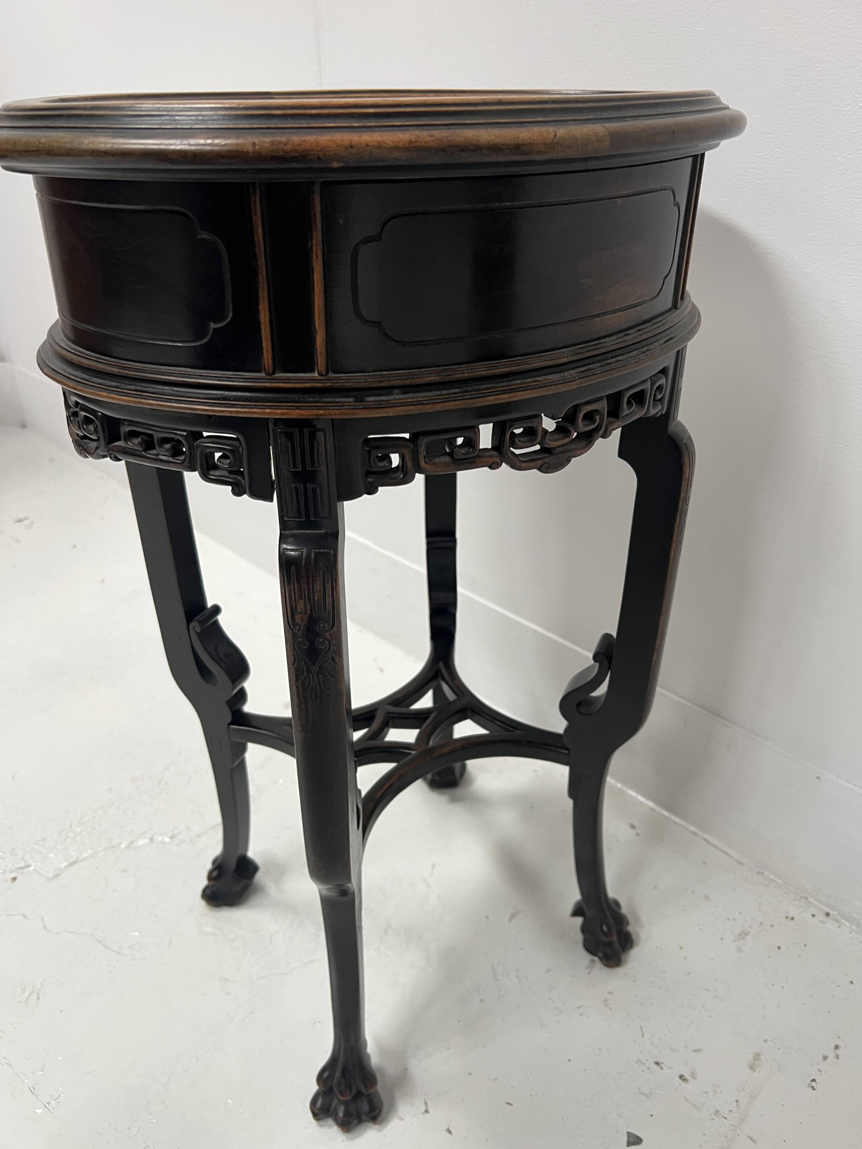 Asian style side table in natural wood, 20th century.