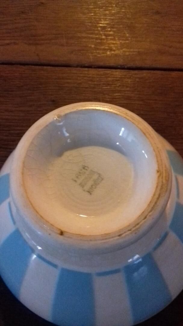 Digoin brand old blue and white bowl