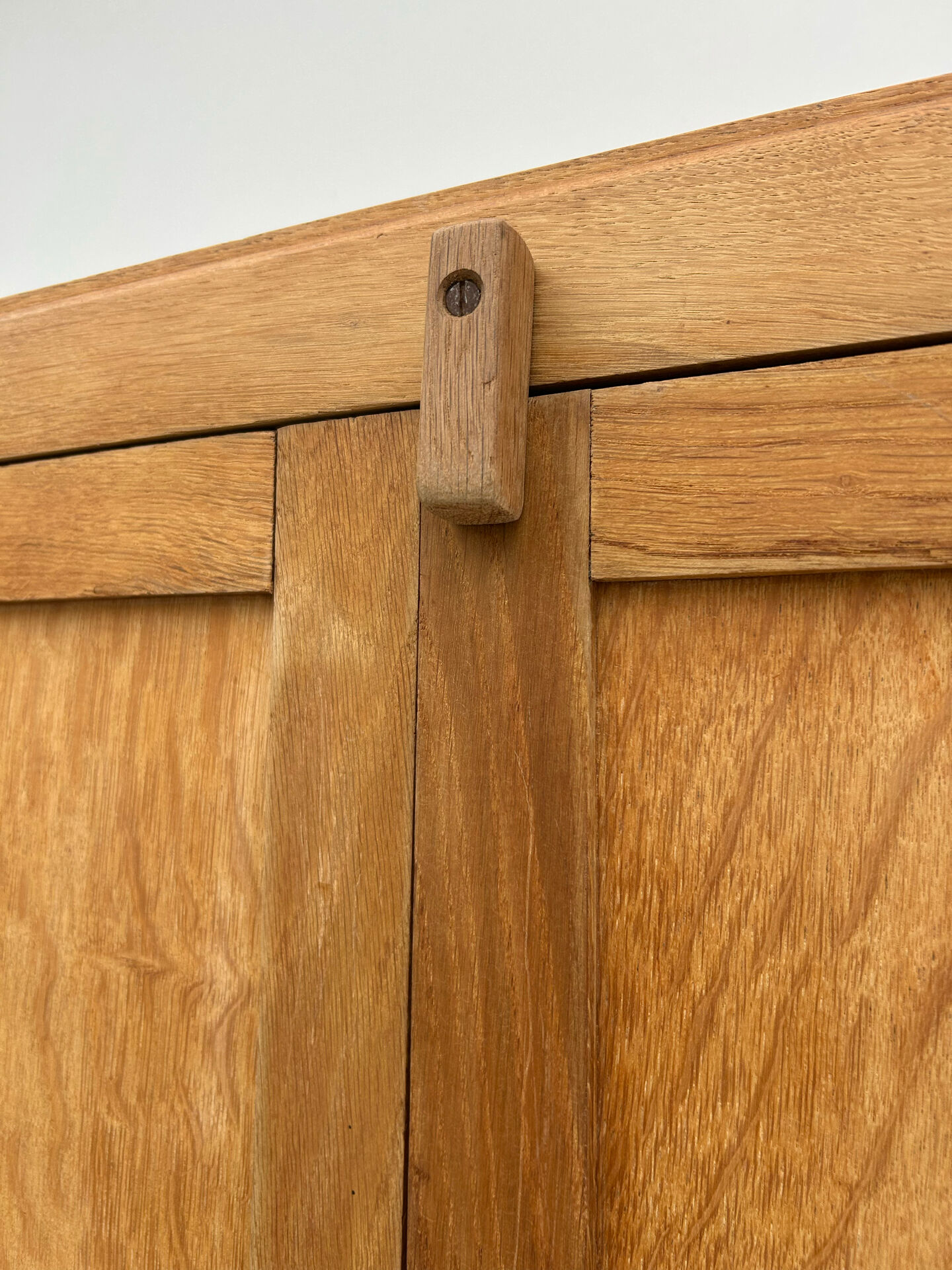Armoire parisienne rénovée 