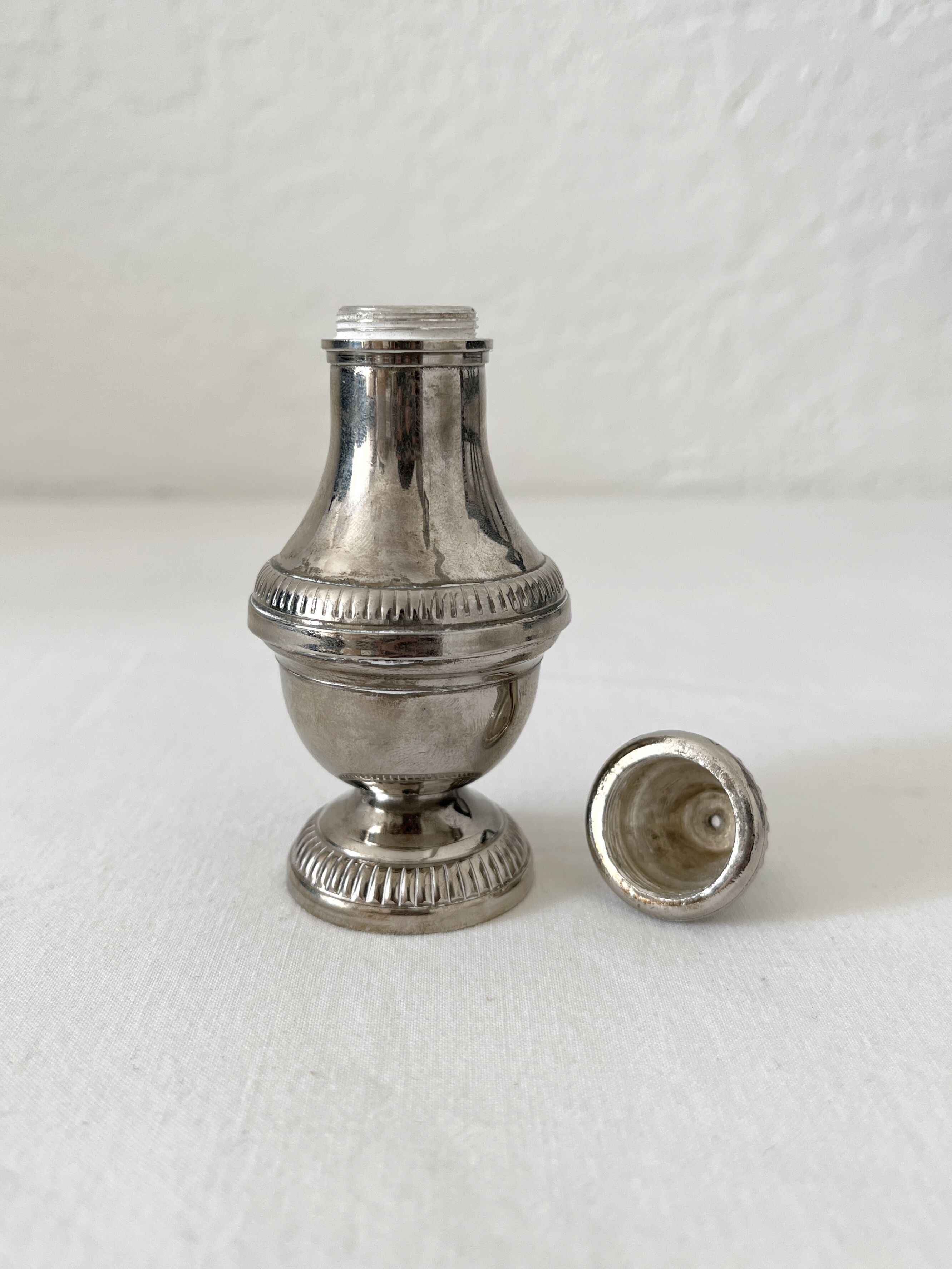 Vintage silver-plated metal salt or pepper shaker
