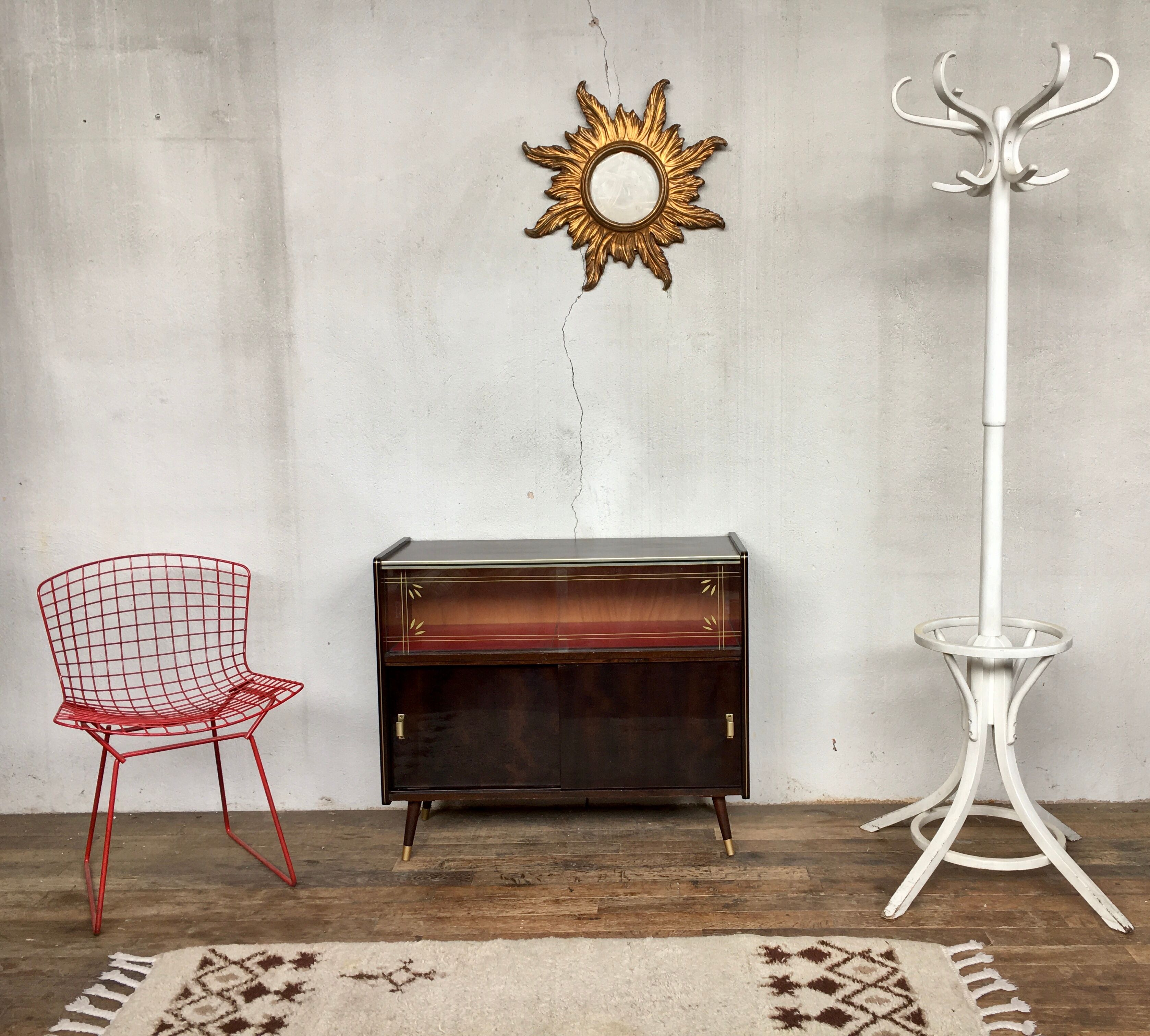 Enfilade feet compass 1960