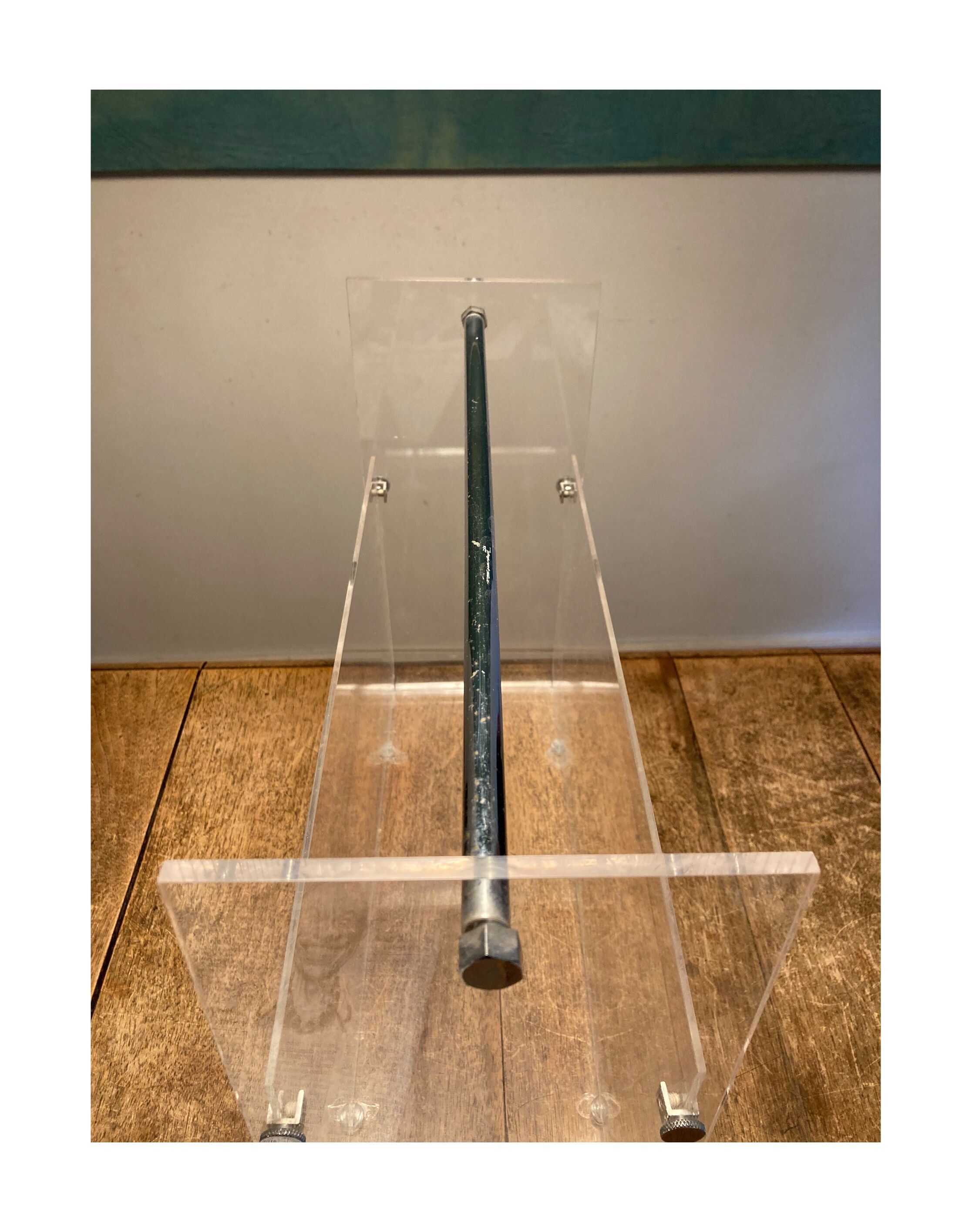 Plexi magazine holder
