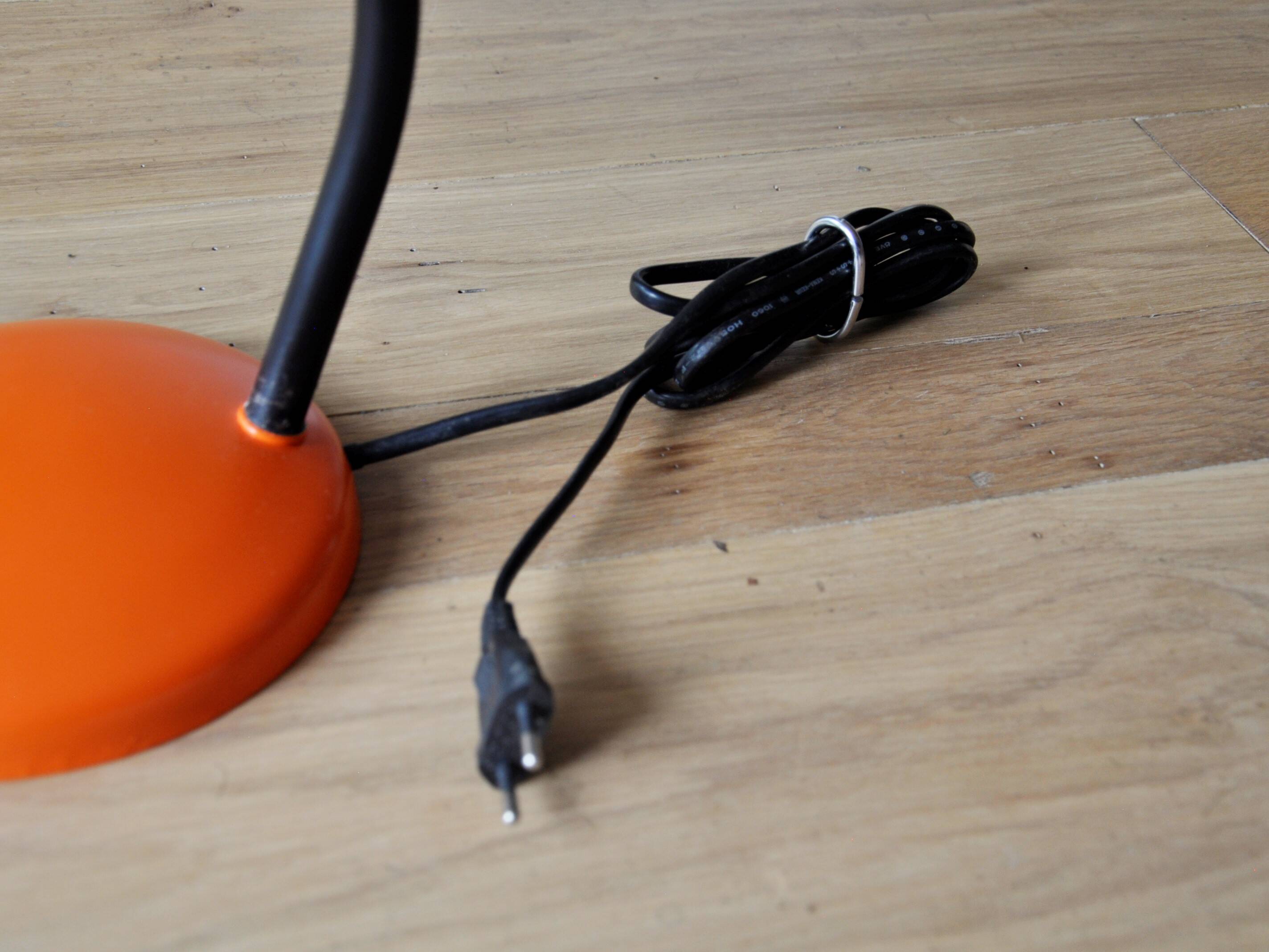 Vintage space age 70s table lamp with a bendable neck