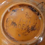 Ceramic plate with graffito stylised birds in the Pesaro Faenza style, early 1900s.