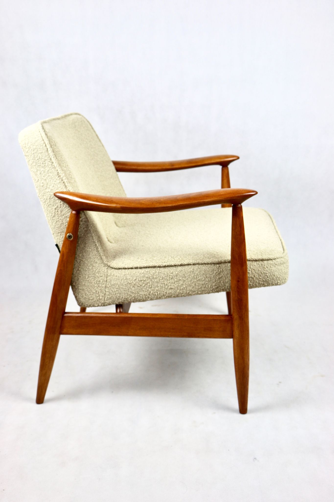 GFM 300-202 armchair in beige boucle by J Kedziorek 1970s