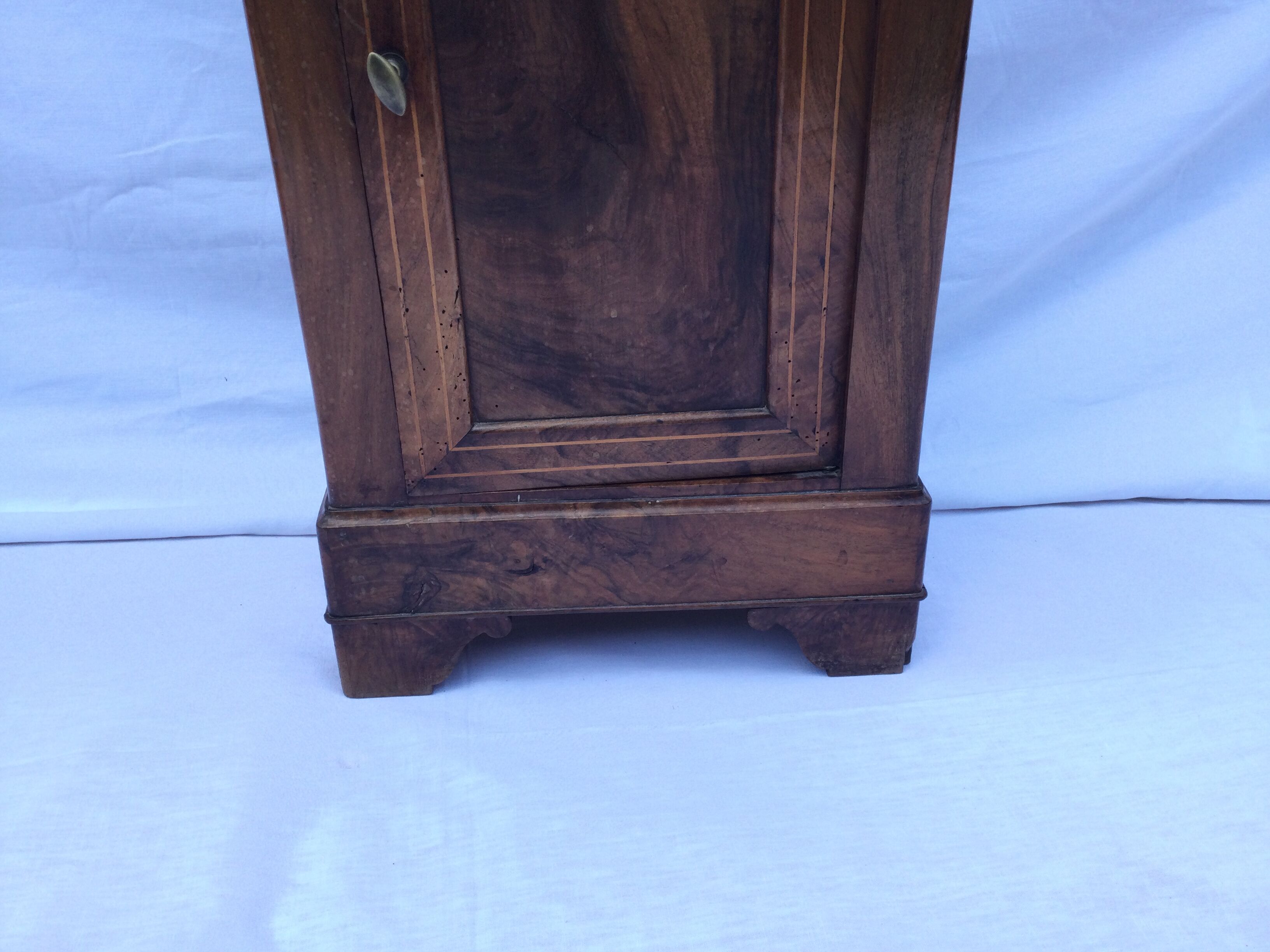 Table de nuit de style louis philippe