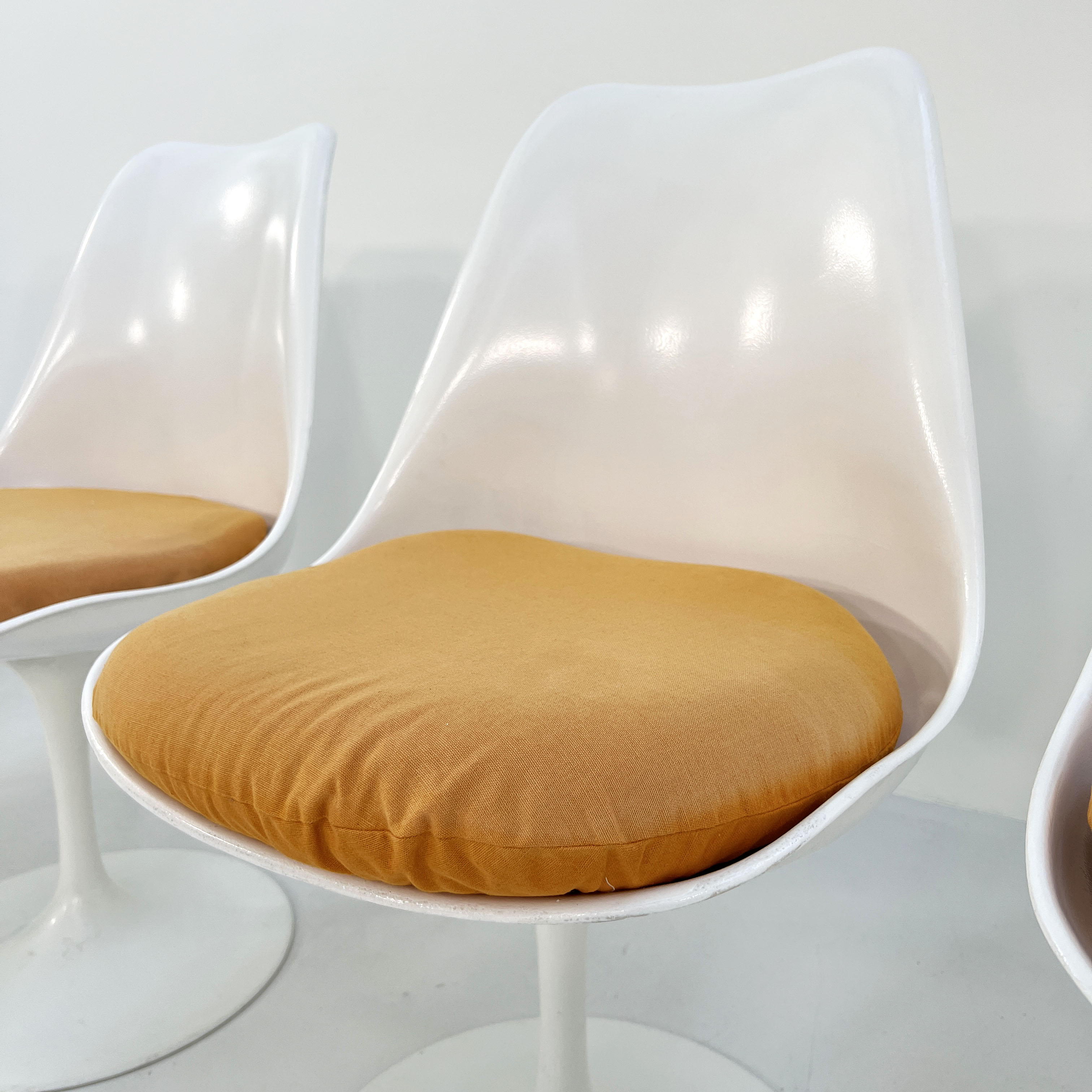 Set of 4 Tulip chairs by Eero Saarinen for Knoll, 1970