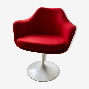 Fauteuil Tulip pivotant par Eero Saarinen