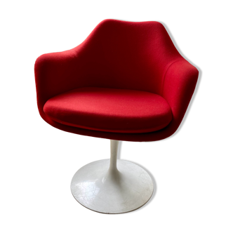 Fauteuil Tulip pivotant par Eero Saarinen