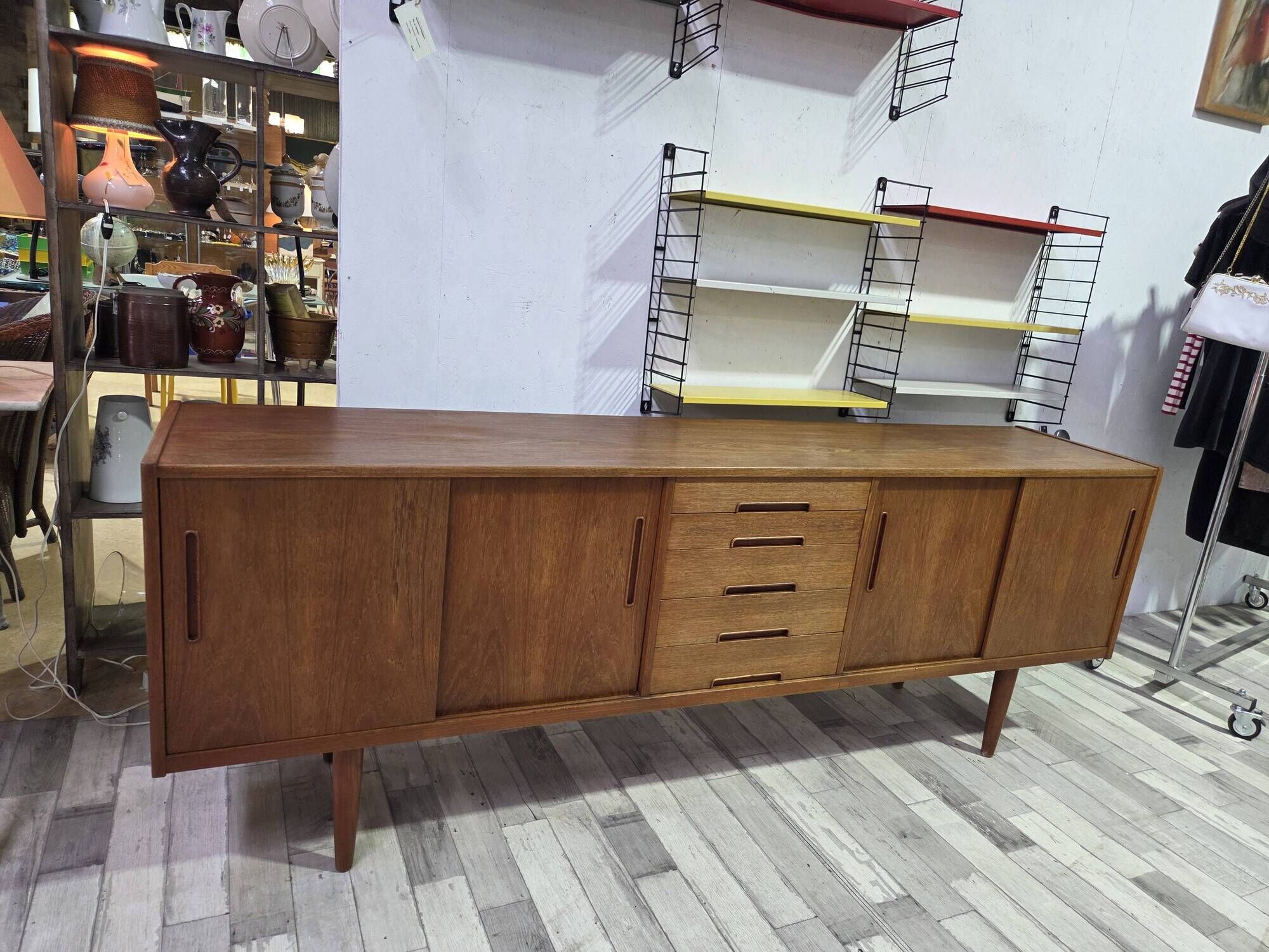 Scandinavian enfilade in teak by Nils Jonsson for Troeds, circa 1960.
