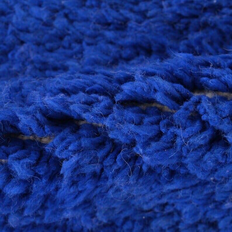 Large handmade traditional Berber rug in natural wool, size 3/4m.
